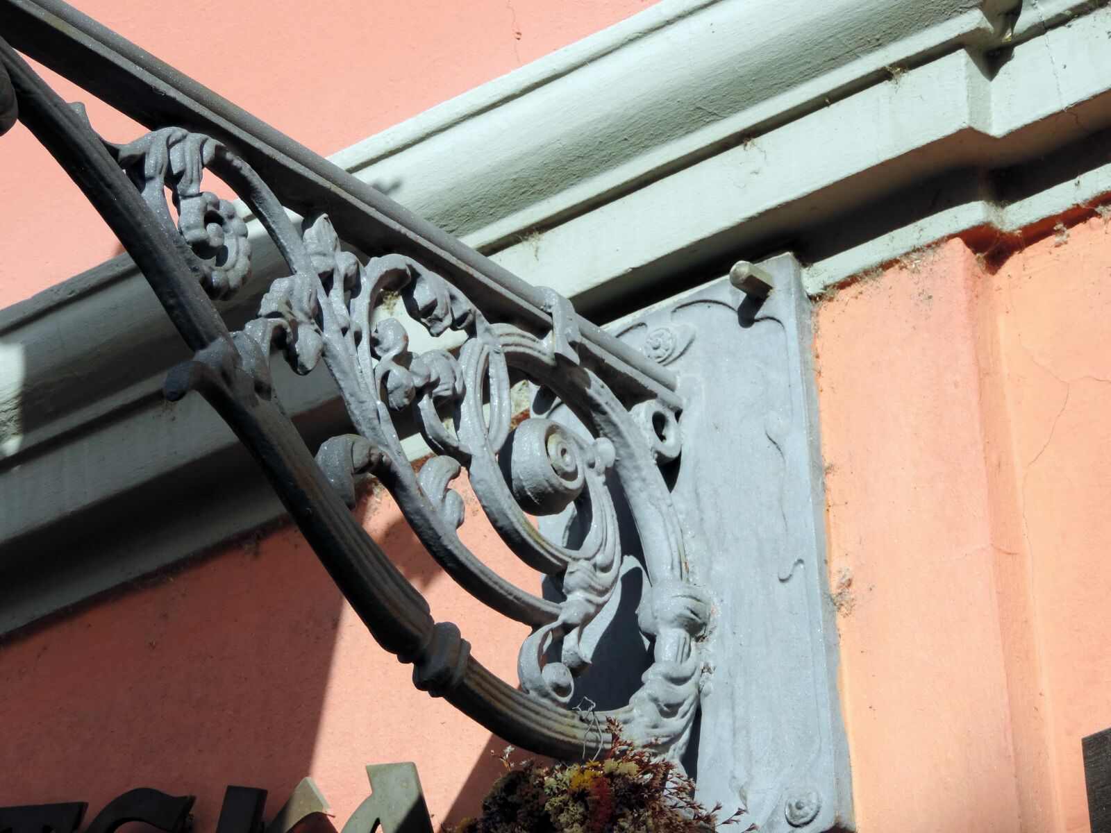 Nikon Coolpix P520 sample photo. Art, baroque, cast iron photography