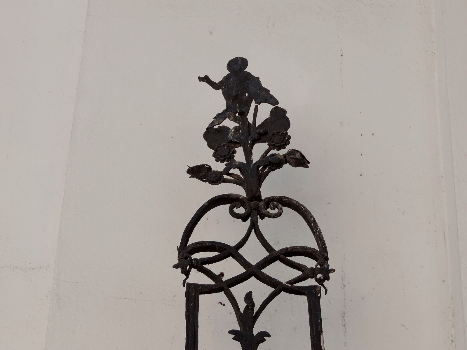 Nikon Coolpix P520 sample photo. Art, cast iron, retro photography
