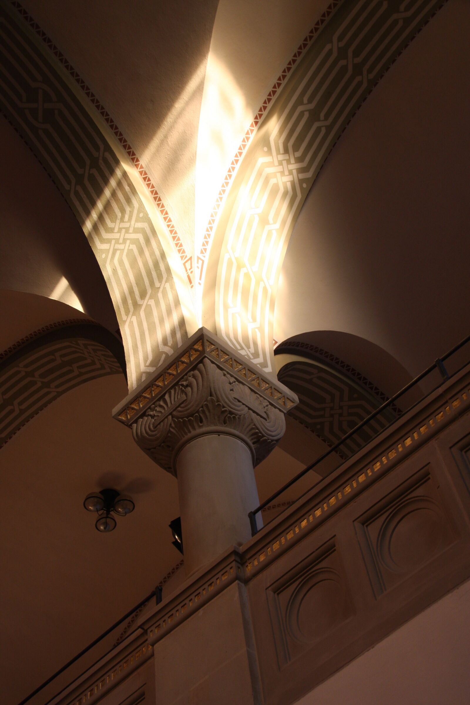 Canon EOS 40D sample photo. Pillar, construction art, synagogue photography