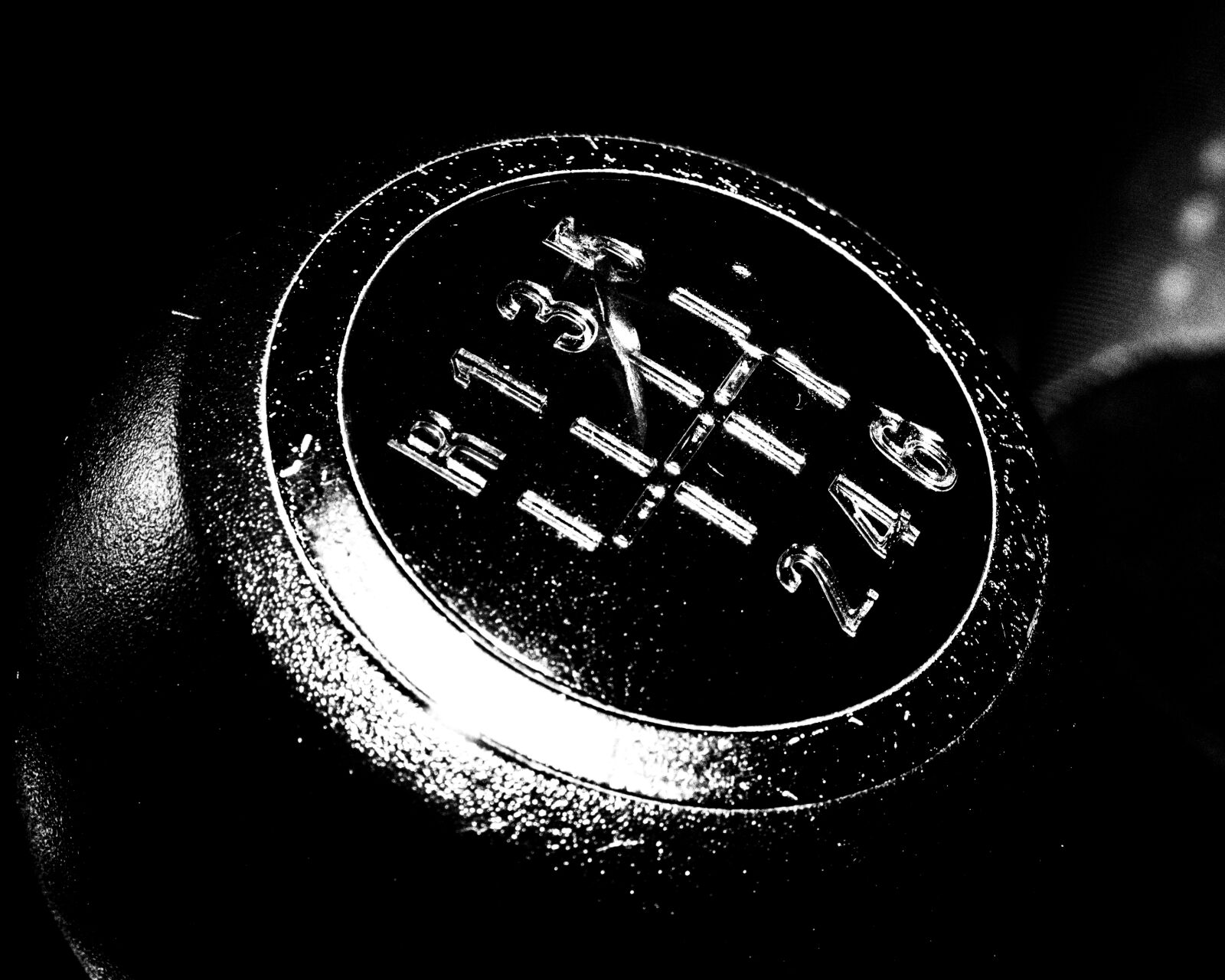 Canon EOS 1100D (EOS Rebel T3 / EOS Kiss X50) sample photo. Bw, crack, gear, theme photography