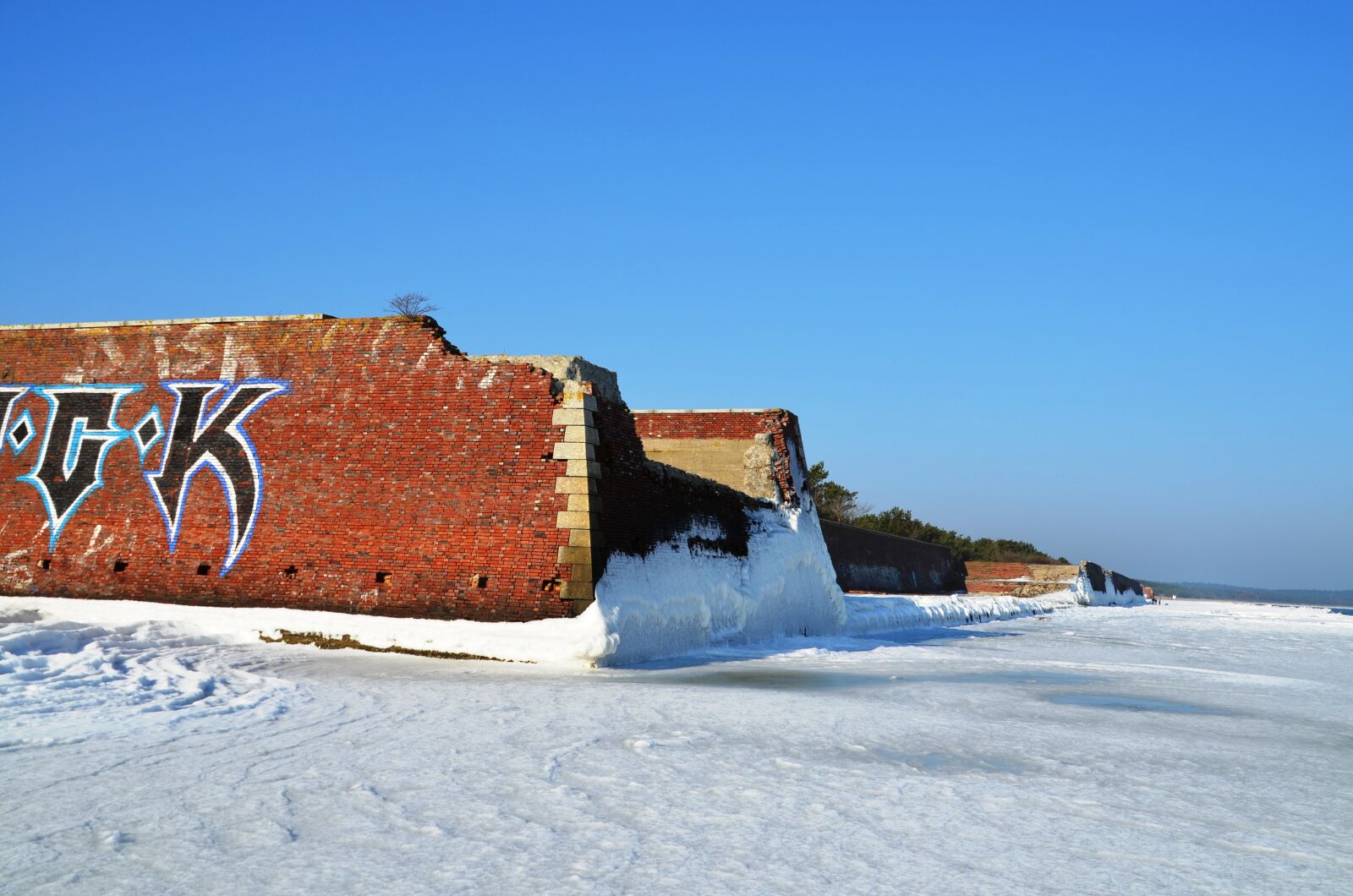 Nikon D5100 sample photo. Kdf, prora, winter photography