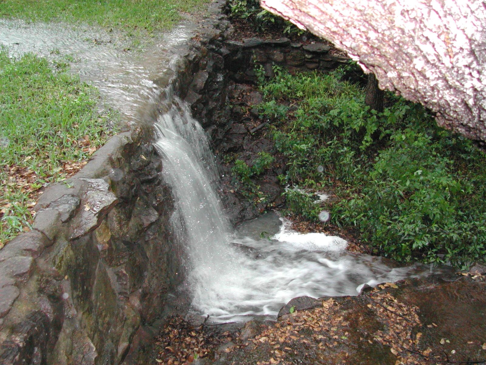 Nikon E885 sample photo. Waterfall, rain, water photography