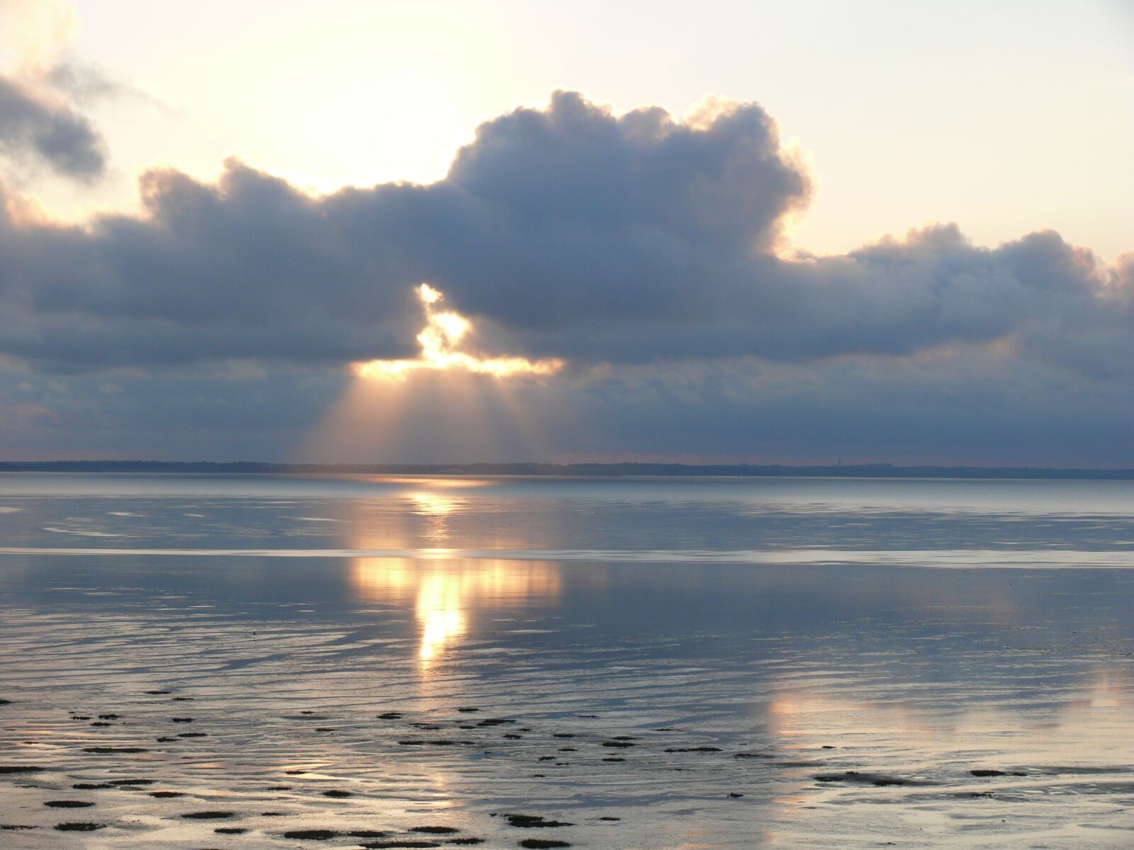 Panasonic DMC-FZ50 sample photo. Clouds, sun, sea photography