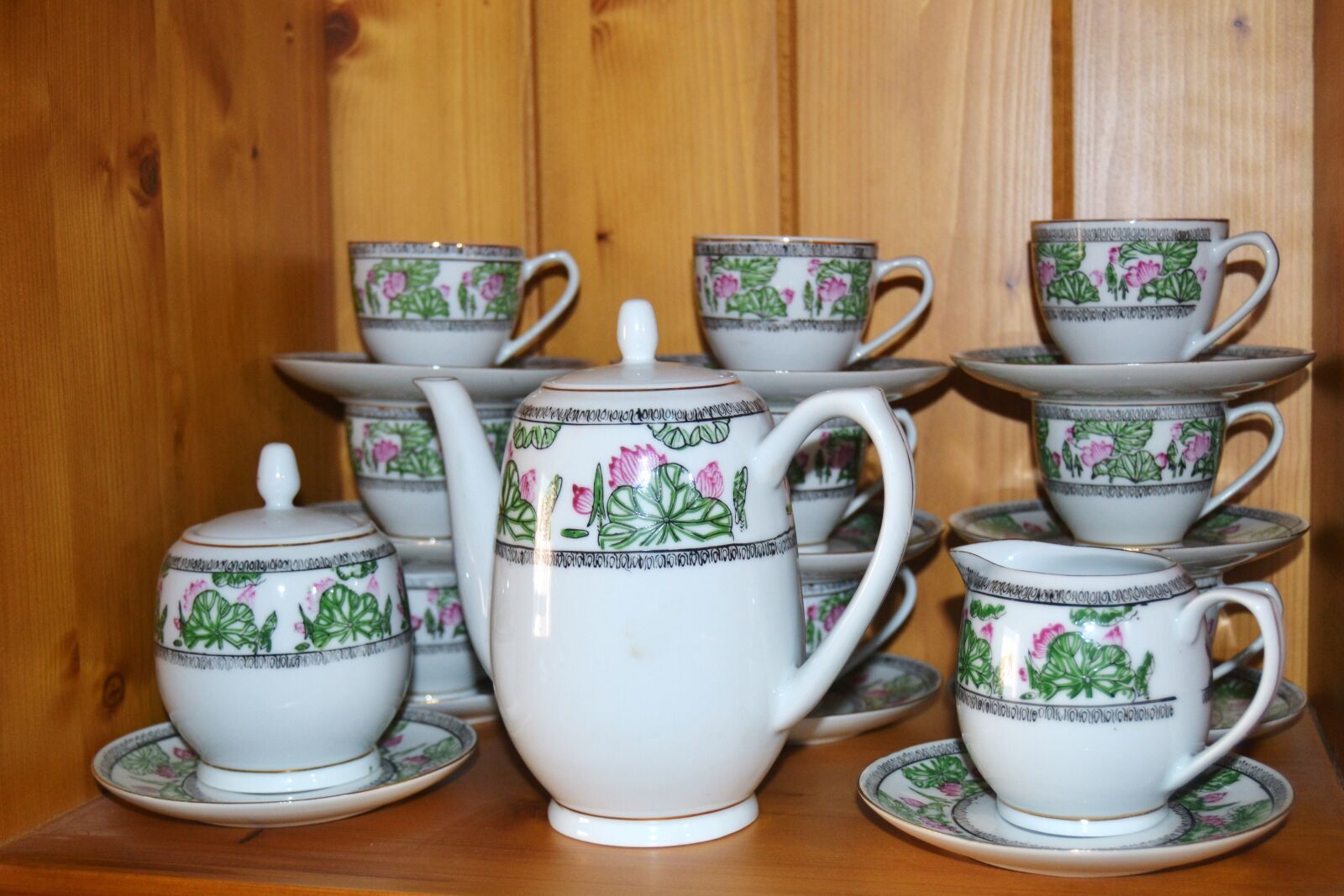 Nikon D3100 sample photo. Cofee, tea, dishes photography