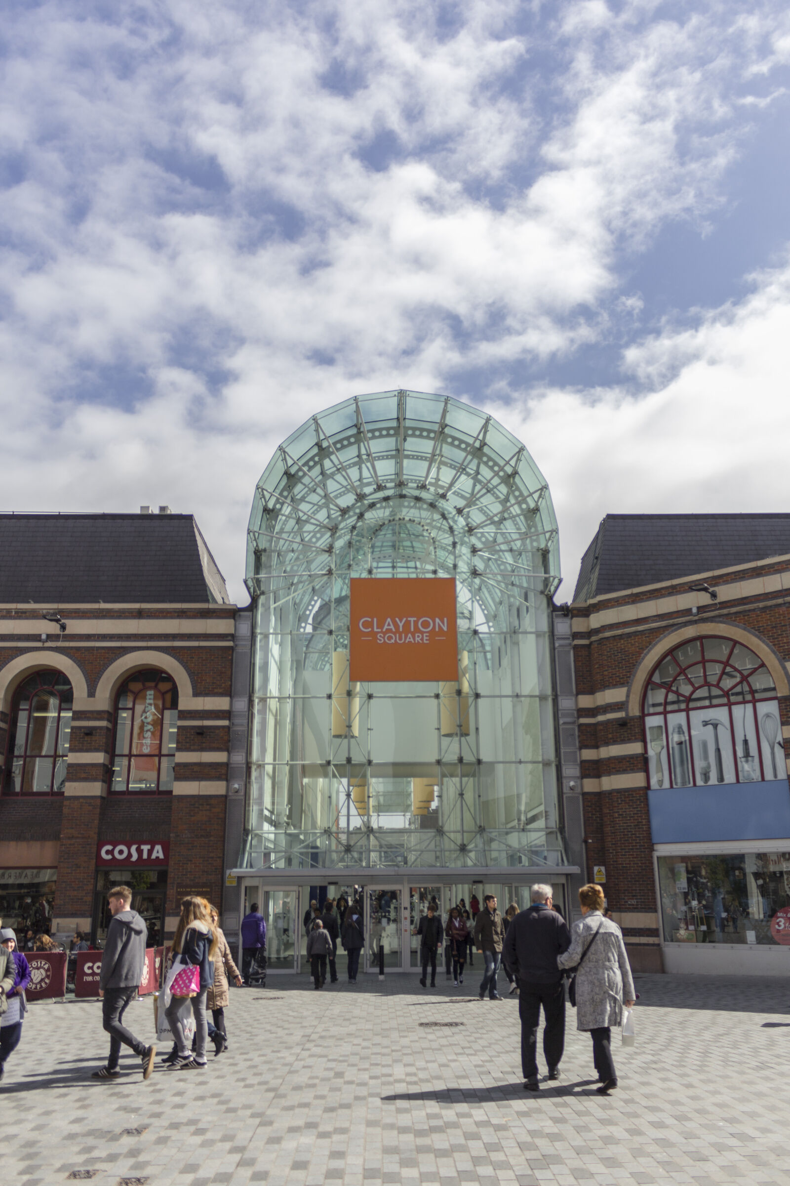 Canon EOS 600D (Rebel EOS T3i / EOS Kiss X5) sample photo. Clayton, square, liverpool, shopping photography