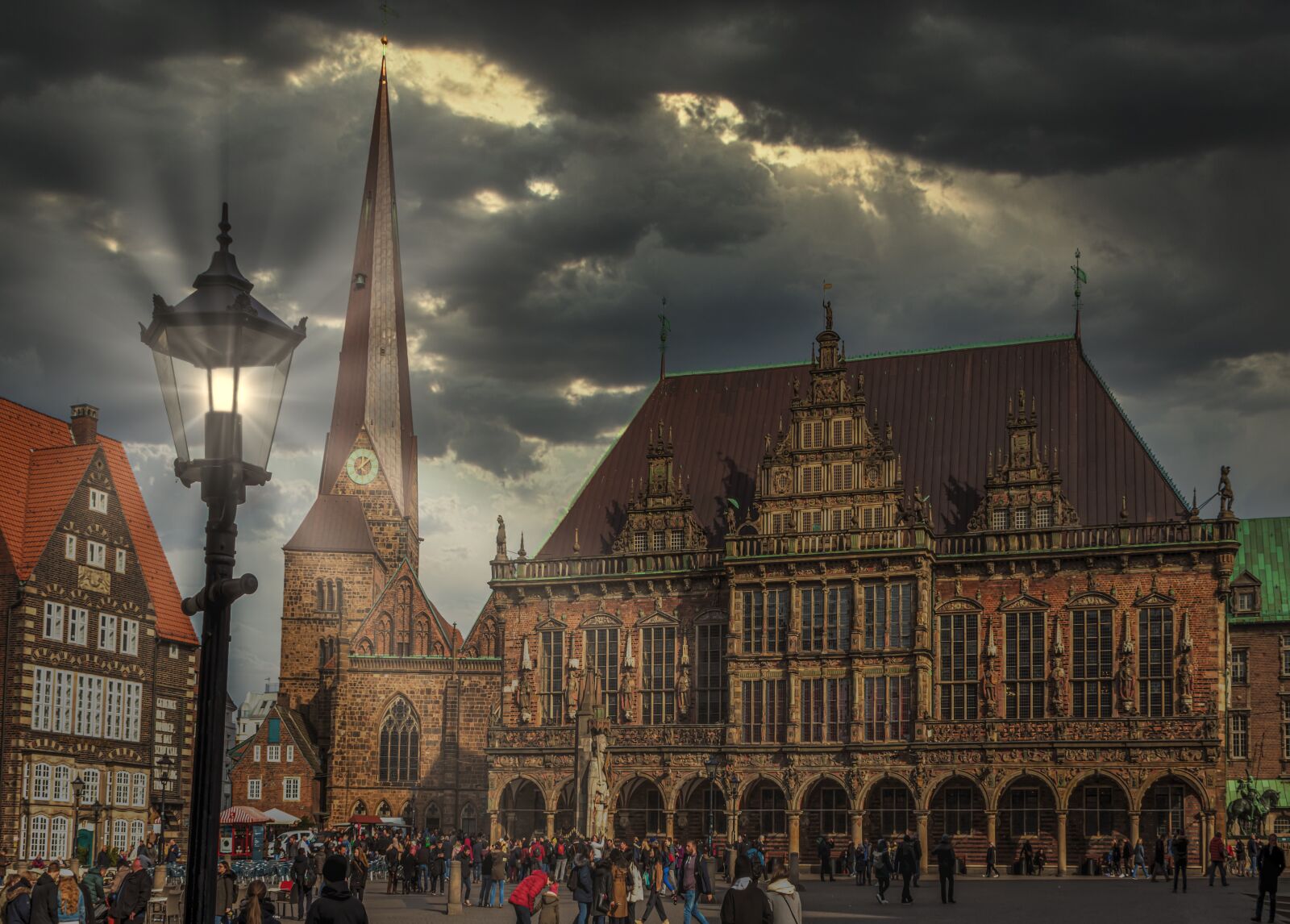 Canon EOS 80D sample photo. Bremen, town hall, dramatic photography