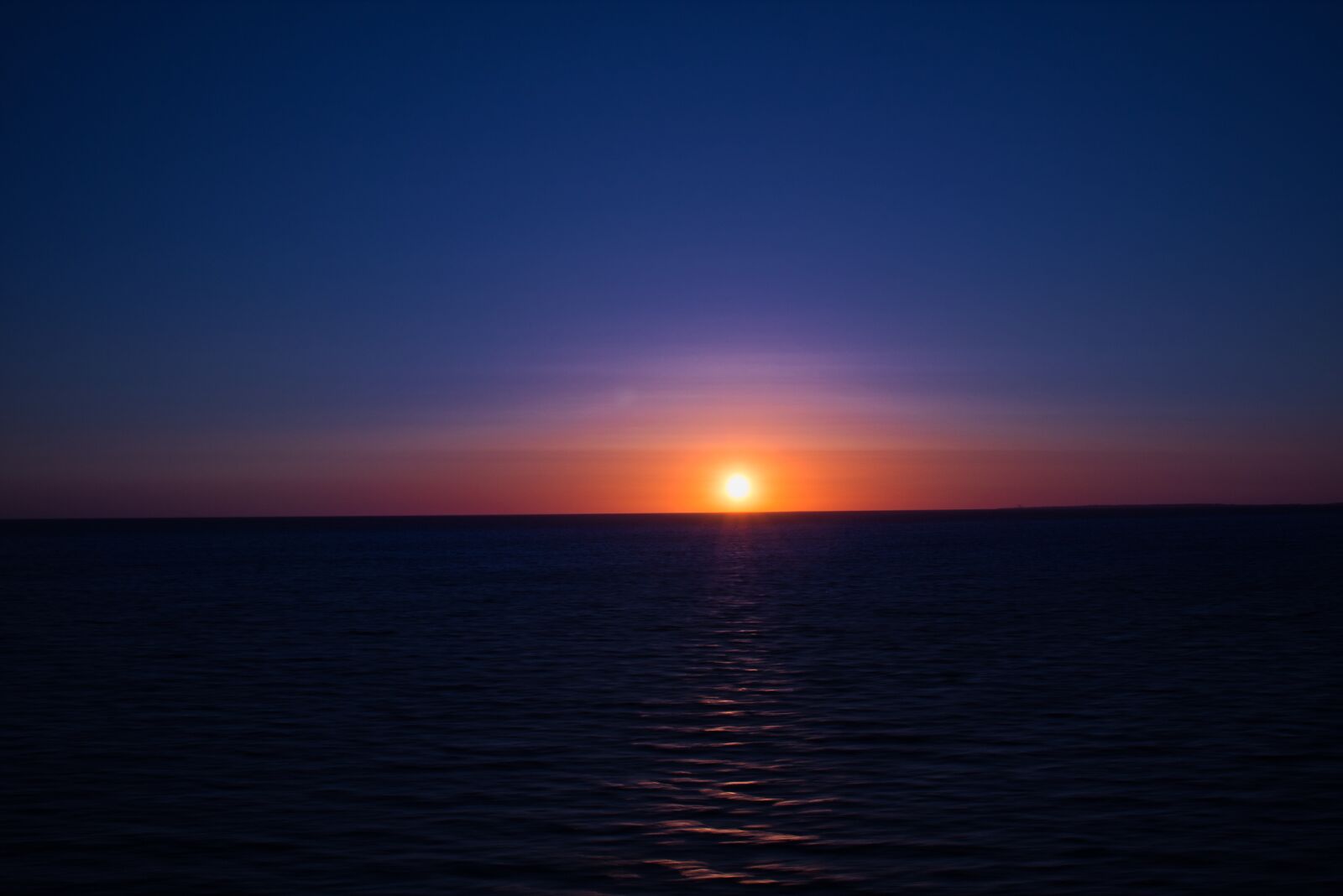 Canon EOS 750D (EOS Rebel T6i / EOS Kiss X8i) sample photo. Sun, sunset, landscape photography
