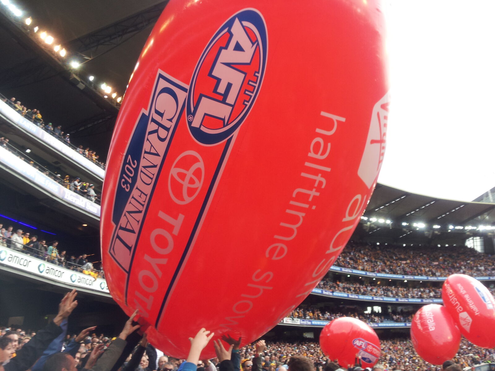 Samsung Galaxy S2 sample photo. Football, game, giant, ball photography