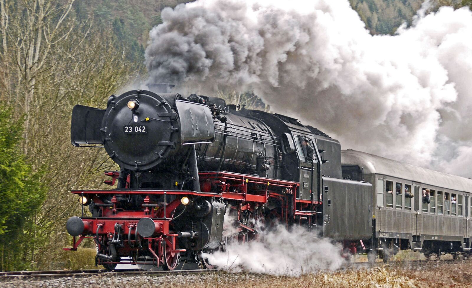 Panasonic Lumix DMC-G1 sample photo. Full steam, steam locomotive photography