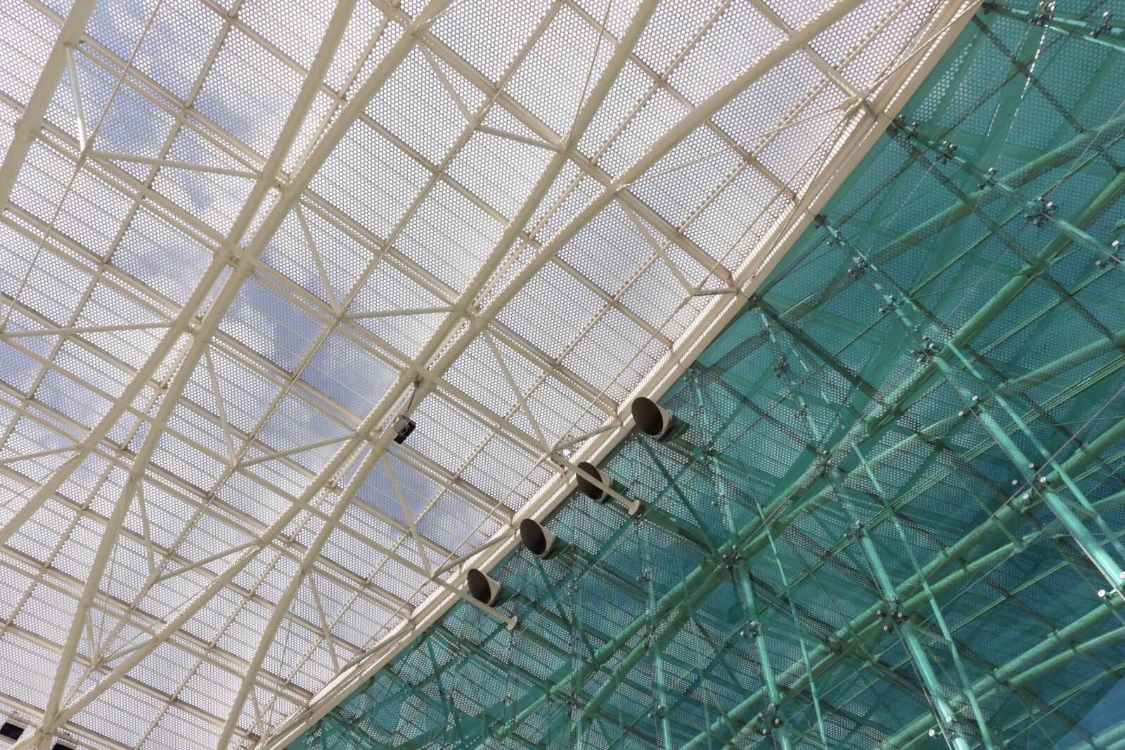 Canon EOS 550D (EOS Rebel T2i / EOS Kiss X4) sample photo. Portugal, lisbon, expo photography
