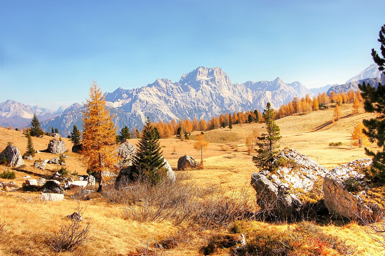 Nikon D40 sample photo. Sorapis, dolomites, alm photography