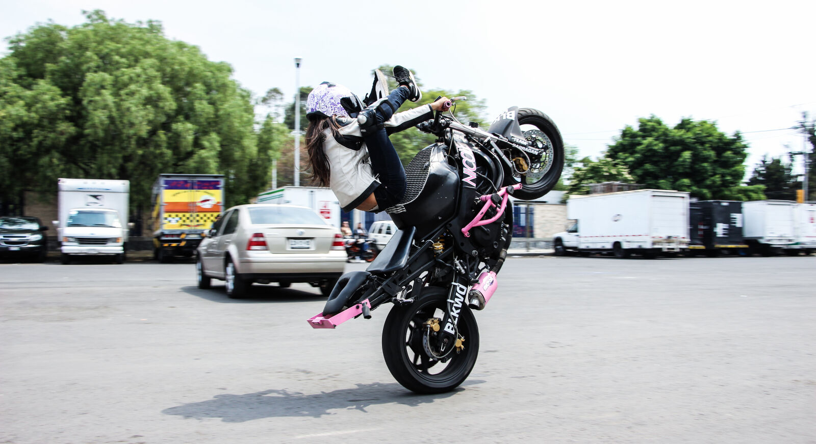 Canon EF-S 18-135mm F3.5-5.6 IS STM sample photo. Adrenaline, bike, girl, madeinmexico photography