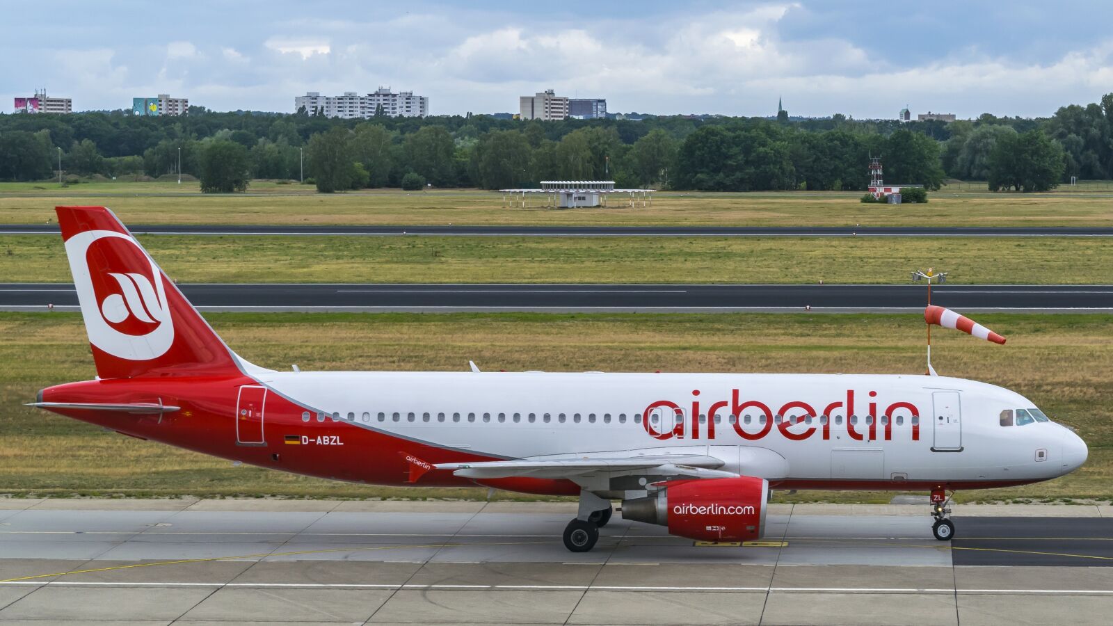 Nikon D3300 sample photo. Airbus, aircraft, airberlin photography