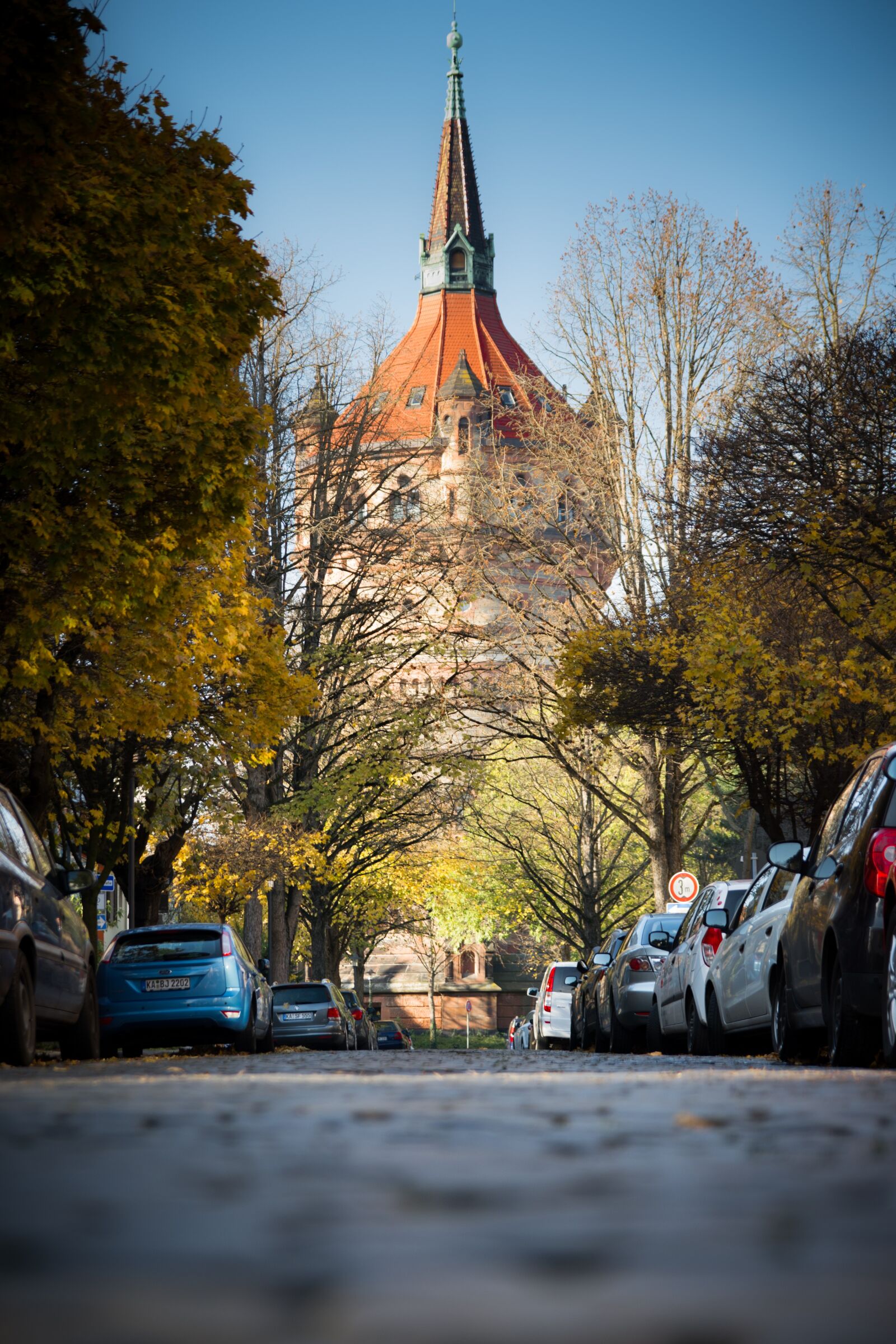 Nikon D7200 sample photo. Water tower, worms, city photography