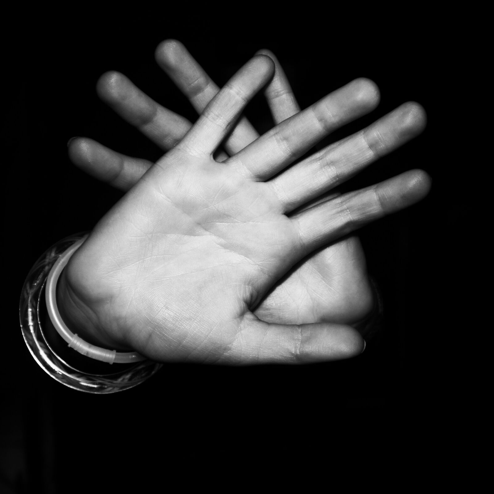 Canon EOS 100D (EOS Rebel SL1 / EOS Kiss X7) sample photo. Hands, black, and, white photography