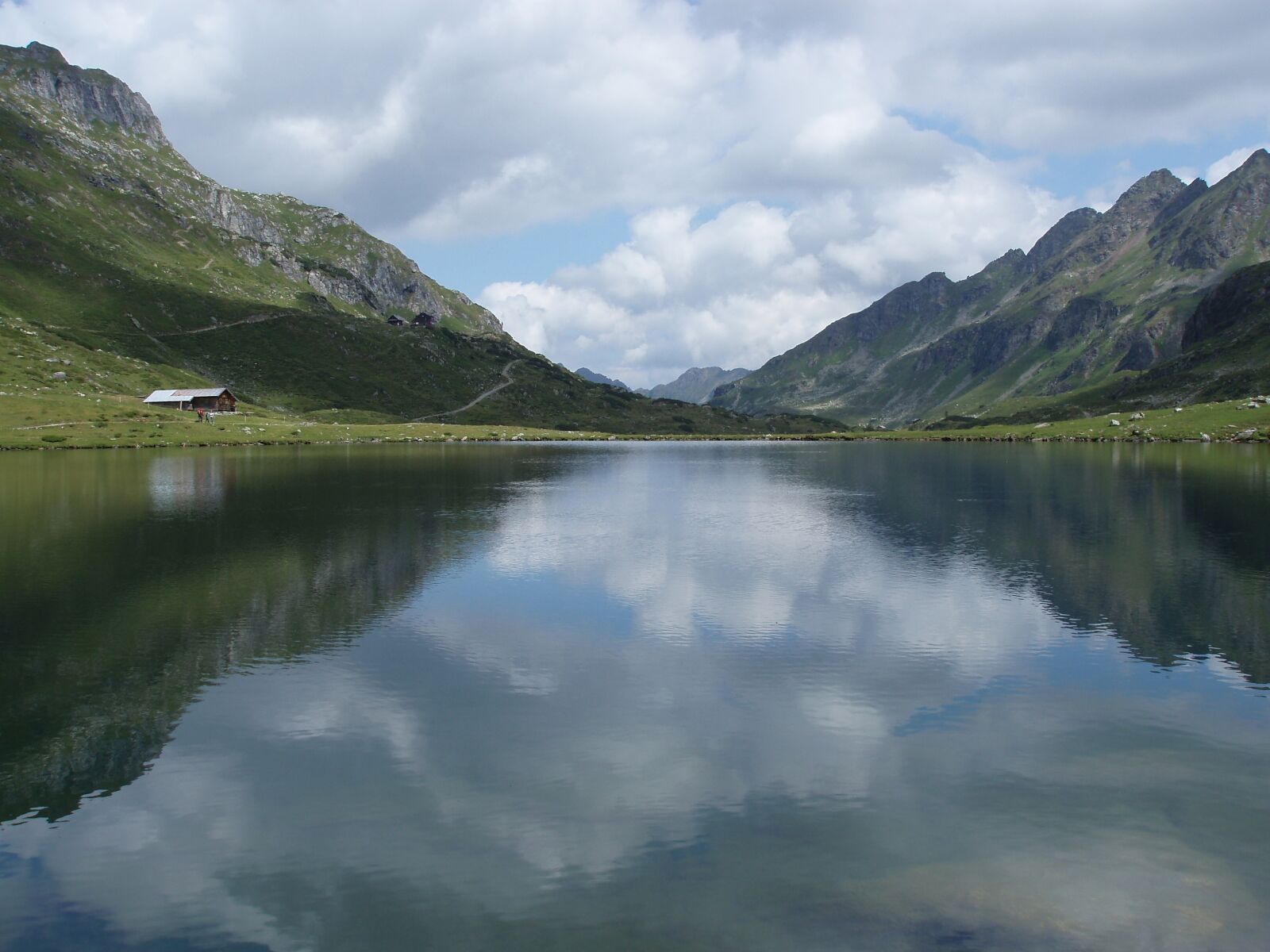 Olympus uD800,S800 sample photo. Bergsee, mirroring, mountains photography