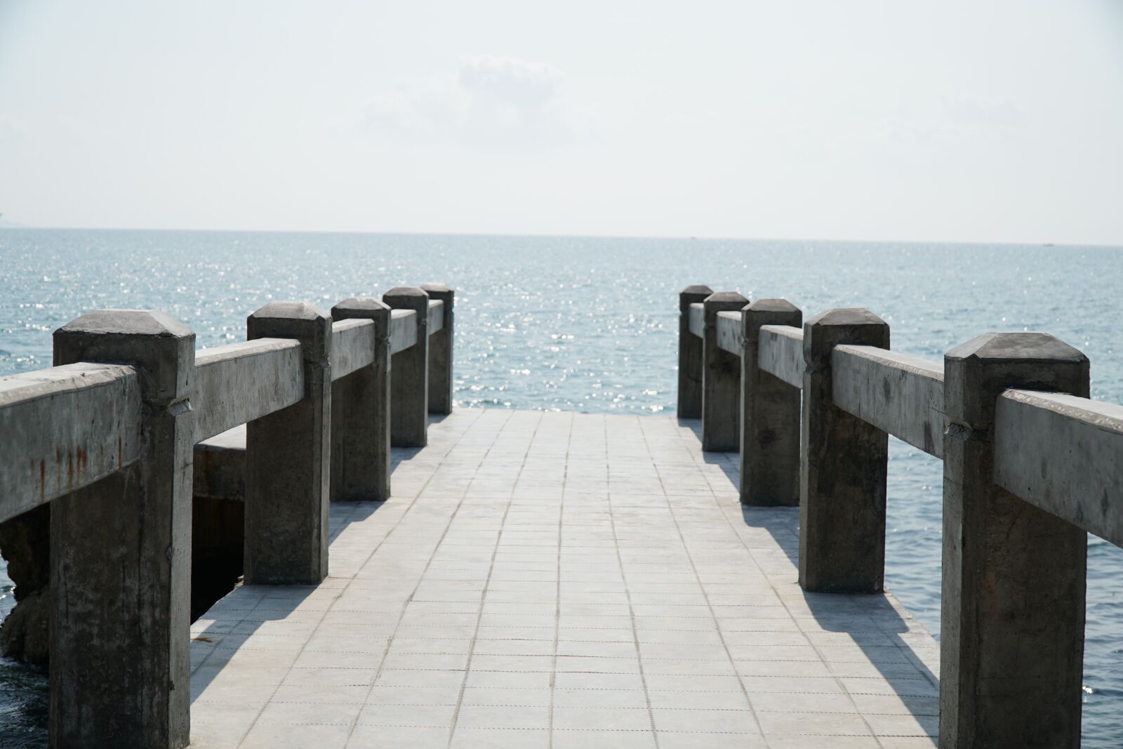 Sony a6500 + Sony E PZ 18-105mm F4 G OSS sample photo. Summer, beach, bridge photography