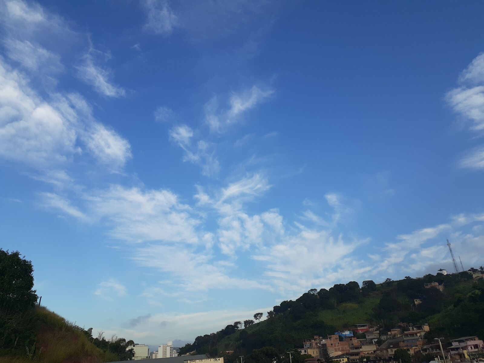 Samsung Galaxy A20 sample photo. C u azul, montanha photography