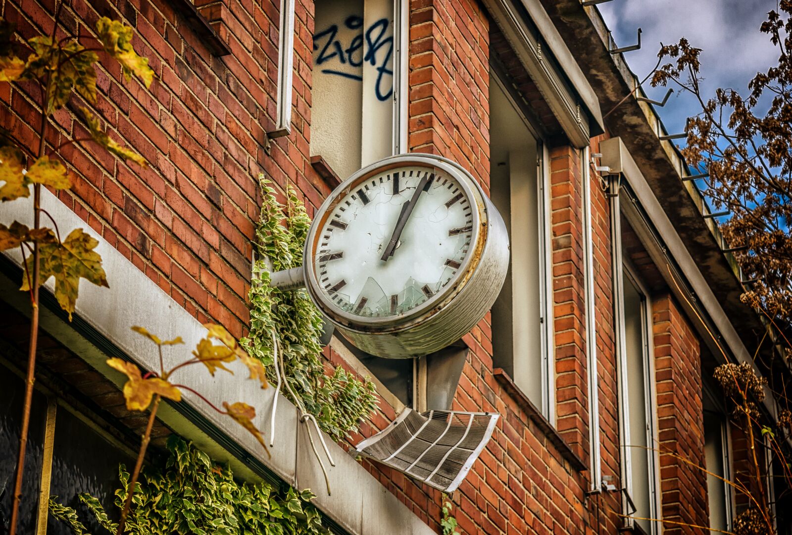 Nikon D3300 sample photo. Lost places, factory, clock photography
