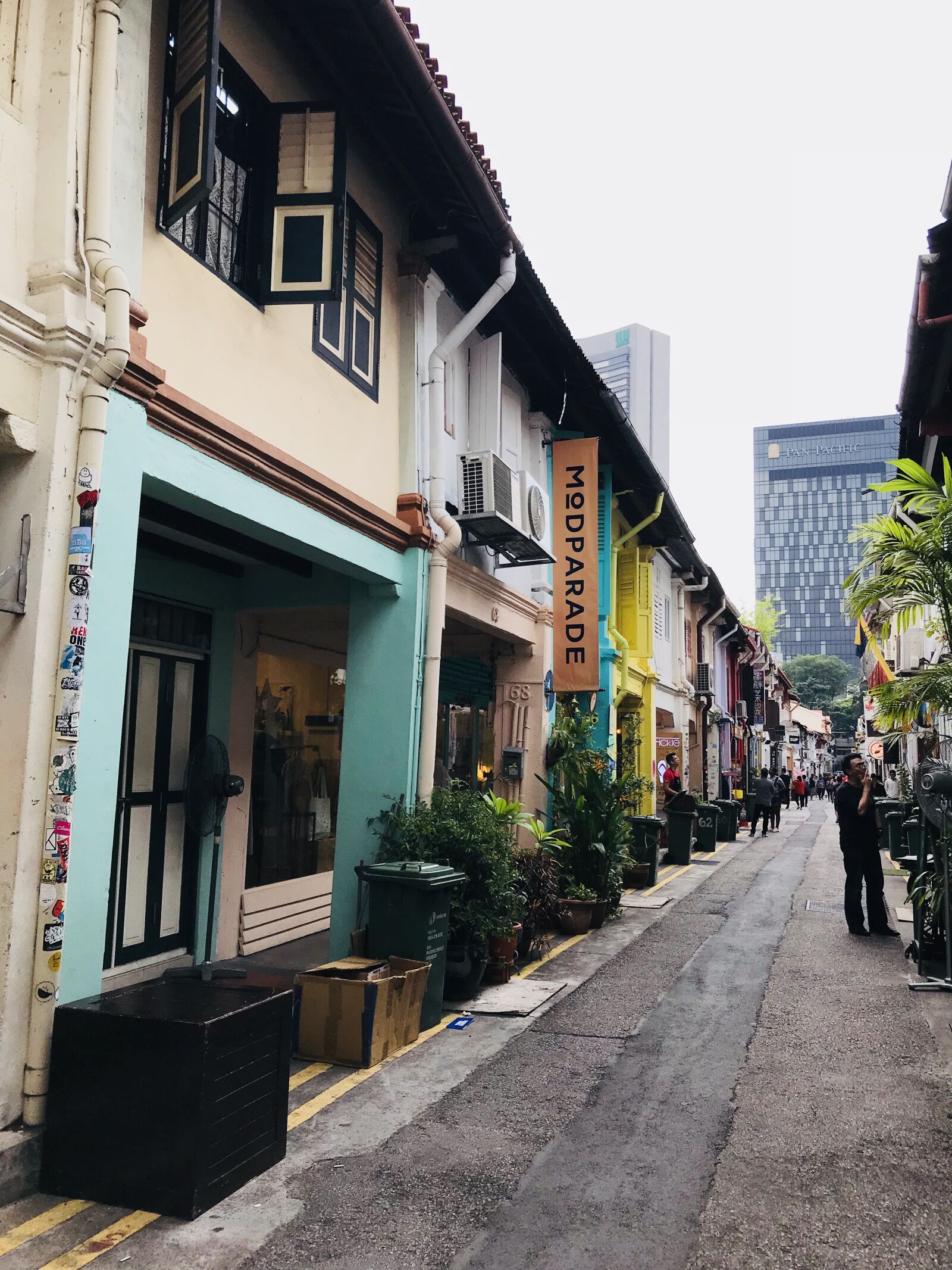 iPhone 7 back camera 3.99mm f/1.8 sample photo. Alley, street, local photography