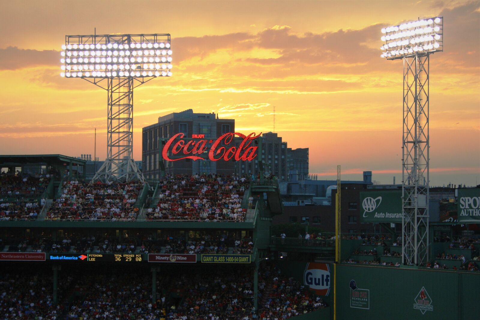 Canon EOS 400D (EOS Digital Rebel XTi / EOS Kiss Digital X) sample photo. Sunset, over, fenway park photography