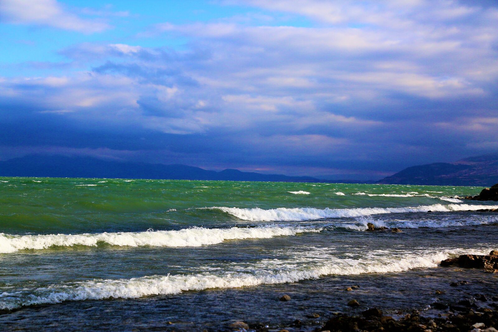 Canon EF 24-105mm F4L IS USM sample photo. Lake, water, waves photography