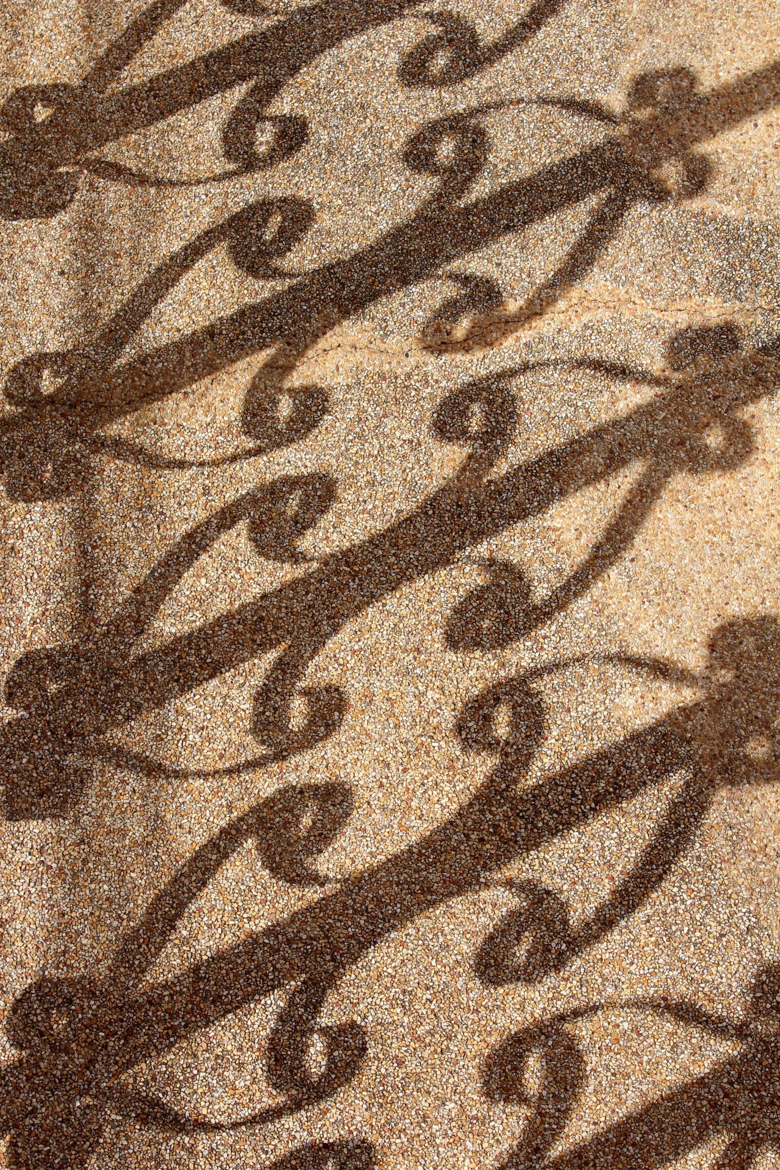 Canon EOS 600D (Rebel EOS T3i / EOS Kiss X5) sample photo. Shadow, railing, structure photography