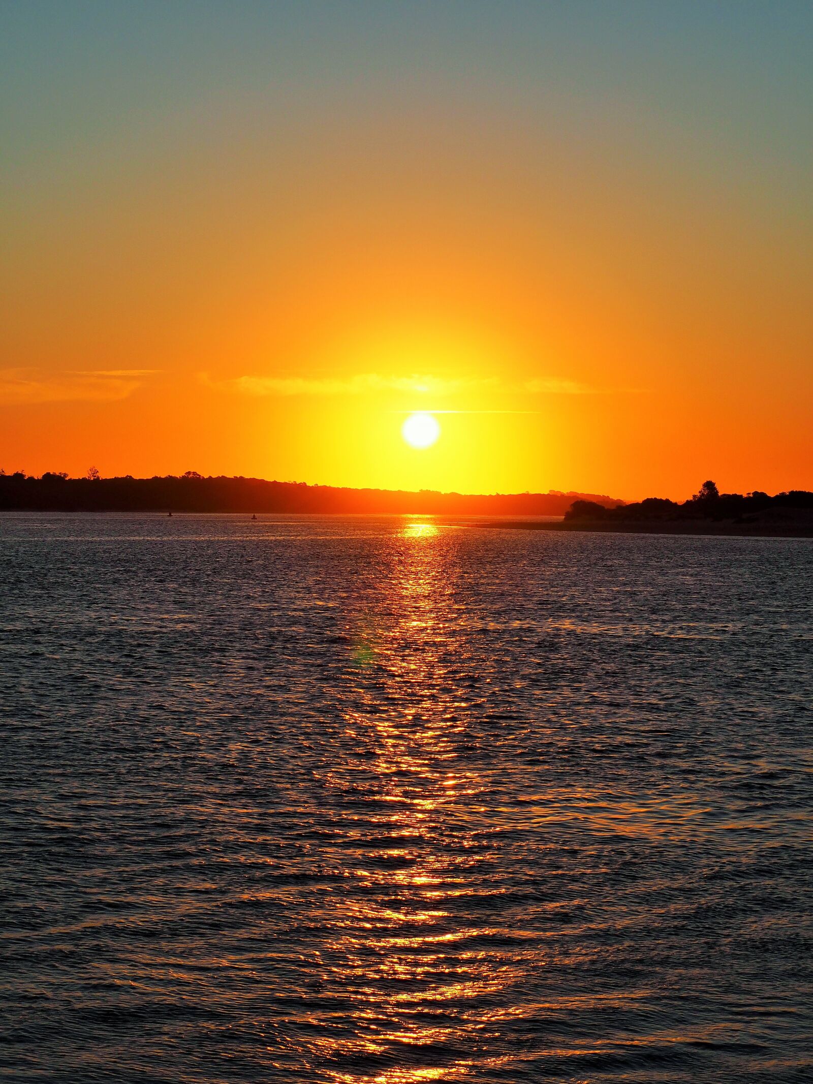 Olympus OM-D E-M10 sample photo. Sunset, lakes entrance, lakes photography