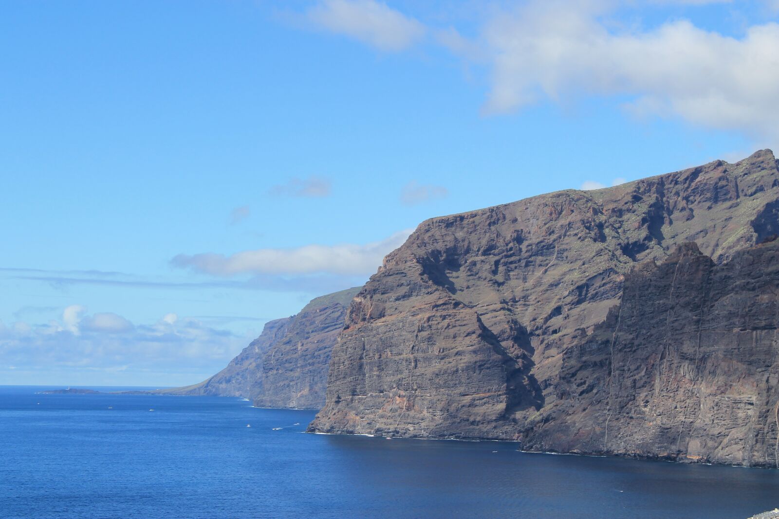 Canon EOS 1100D (EOS Rebel T3 / EOS Kiss X50) sample photo. Acantilado gigantes, tenerife, cliffs photography