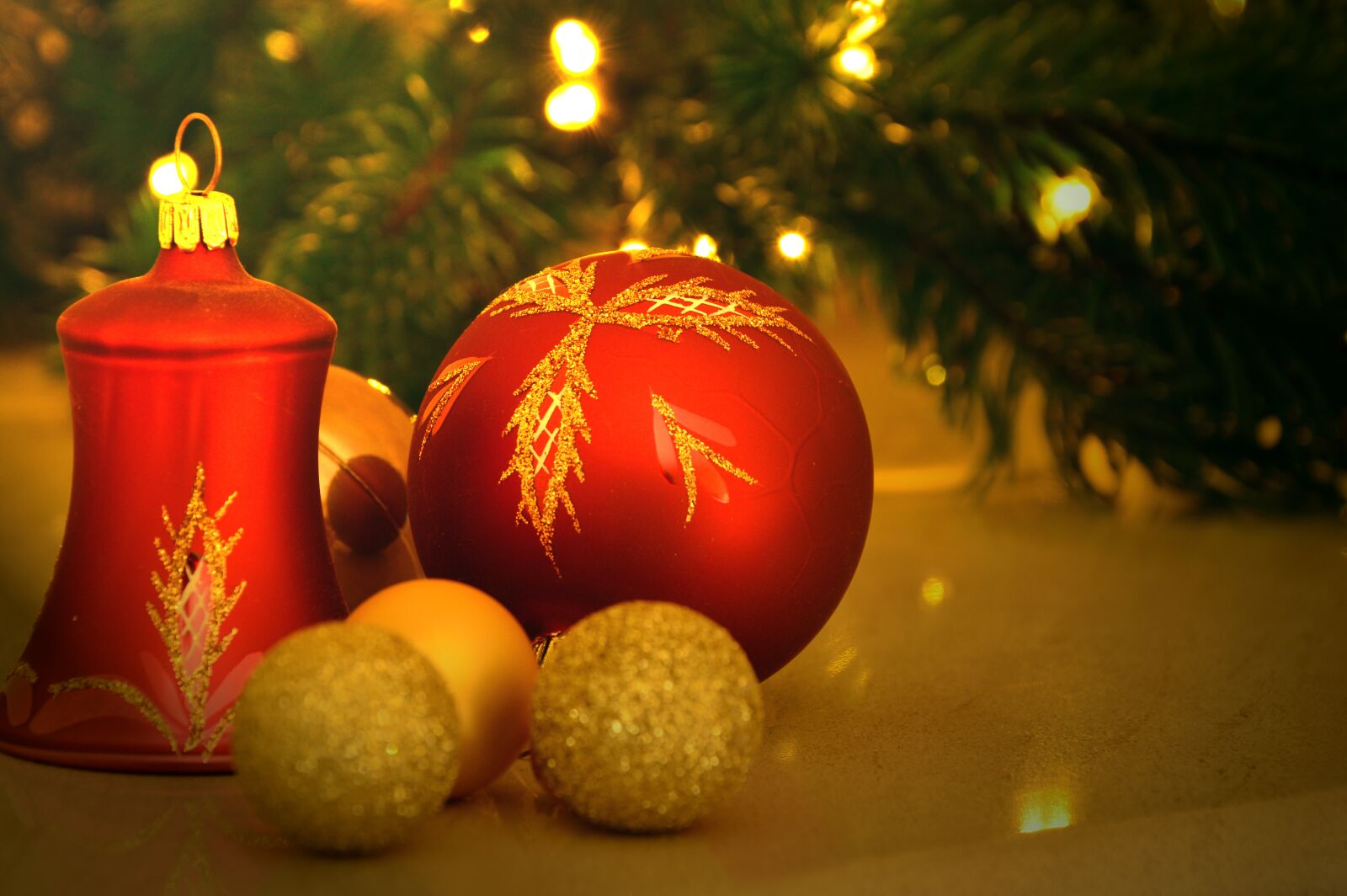 Nikon D3200 sample photo. Advent, christmas jewelry, christmas photography