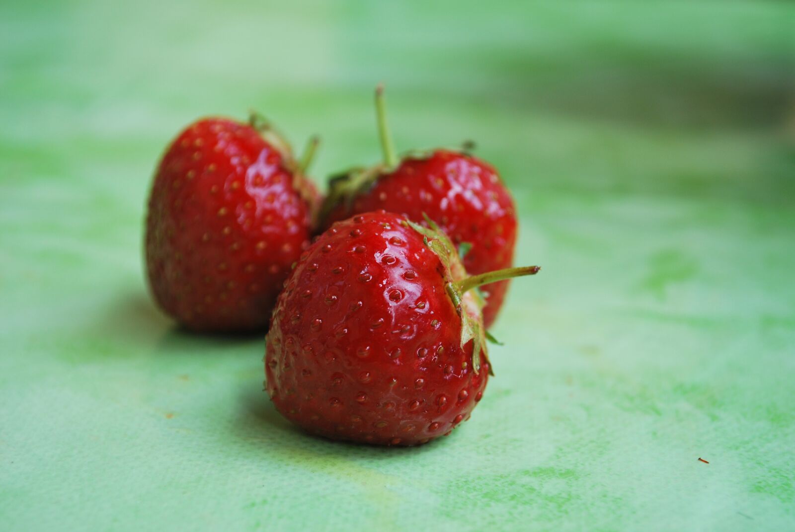 Nikon D60 sample photo. Strawberries, fruits, summer photography
