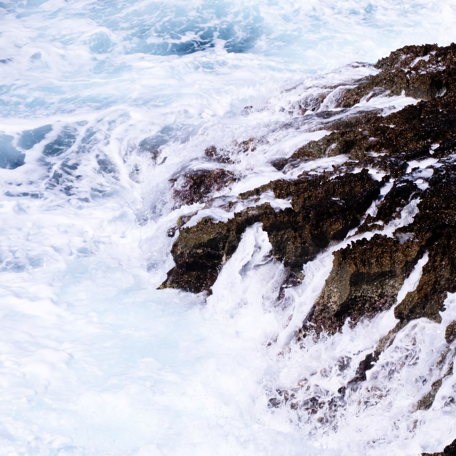 Fujifilm X-A2 sample photo. Ocean, waves, crashing, on photography