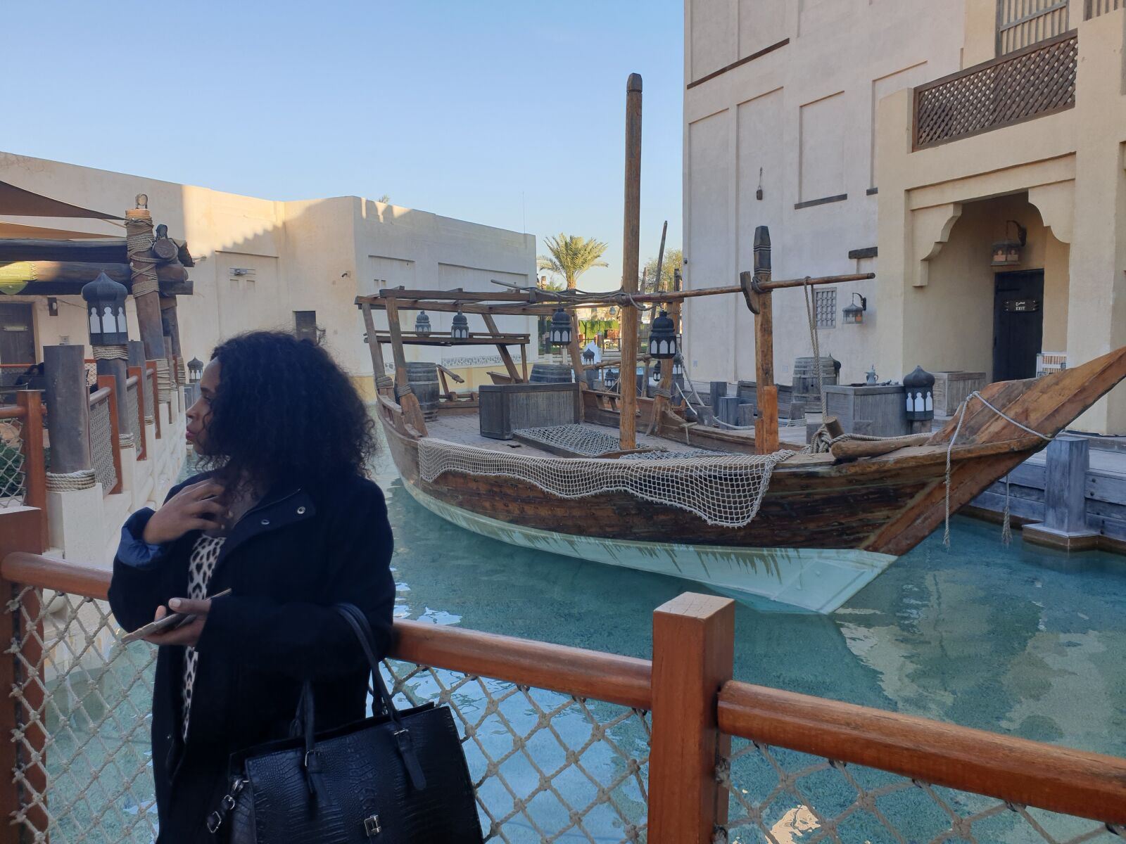 Samsung Galaxy Note9 sample photo. Just moving, around my photography