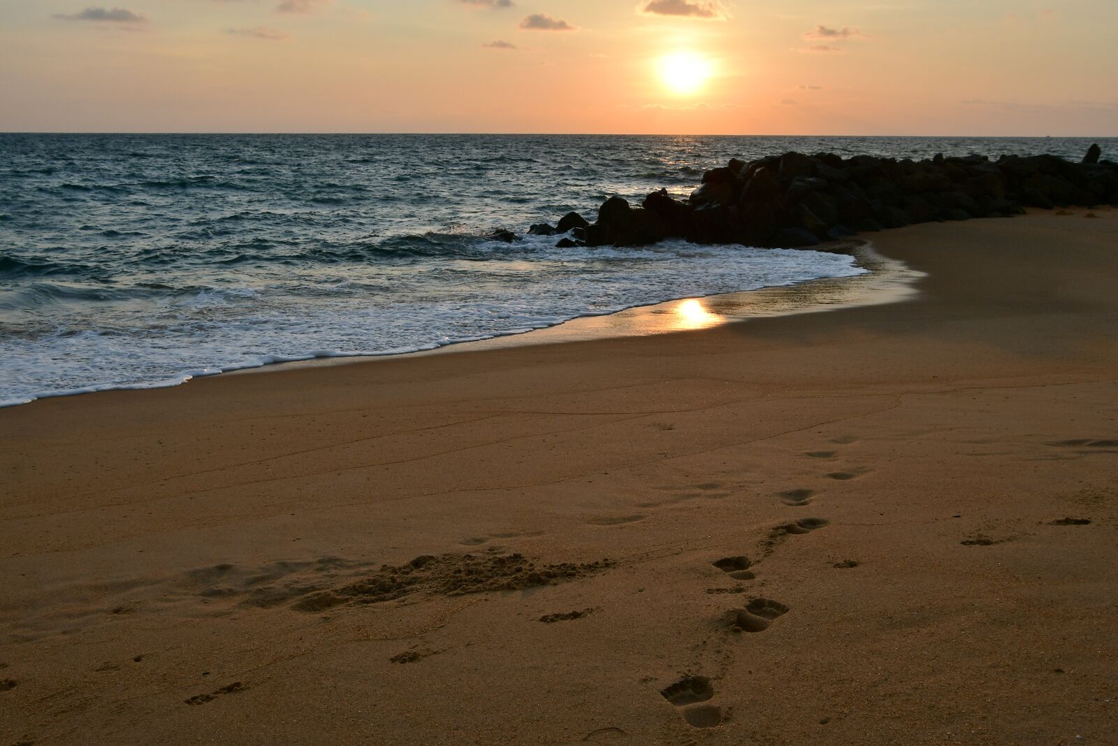 Nikon D500 sample photo. Sunset, horizon, beach photography