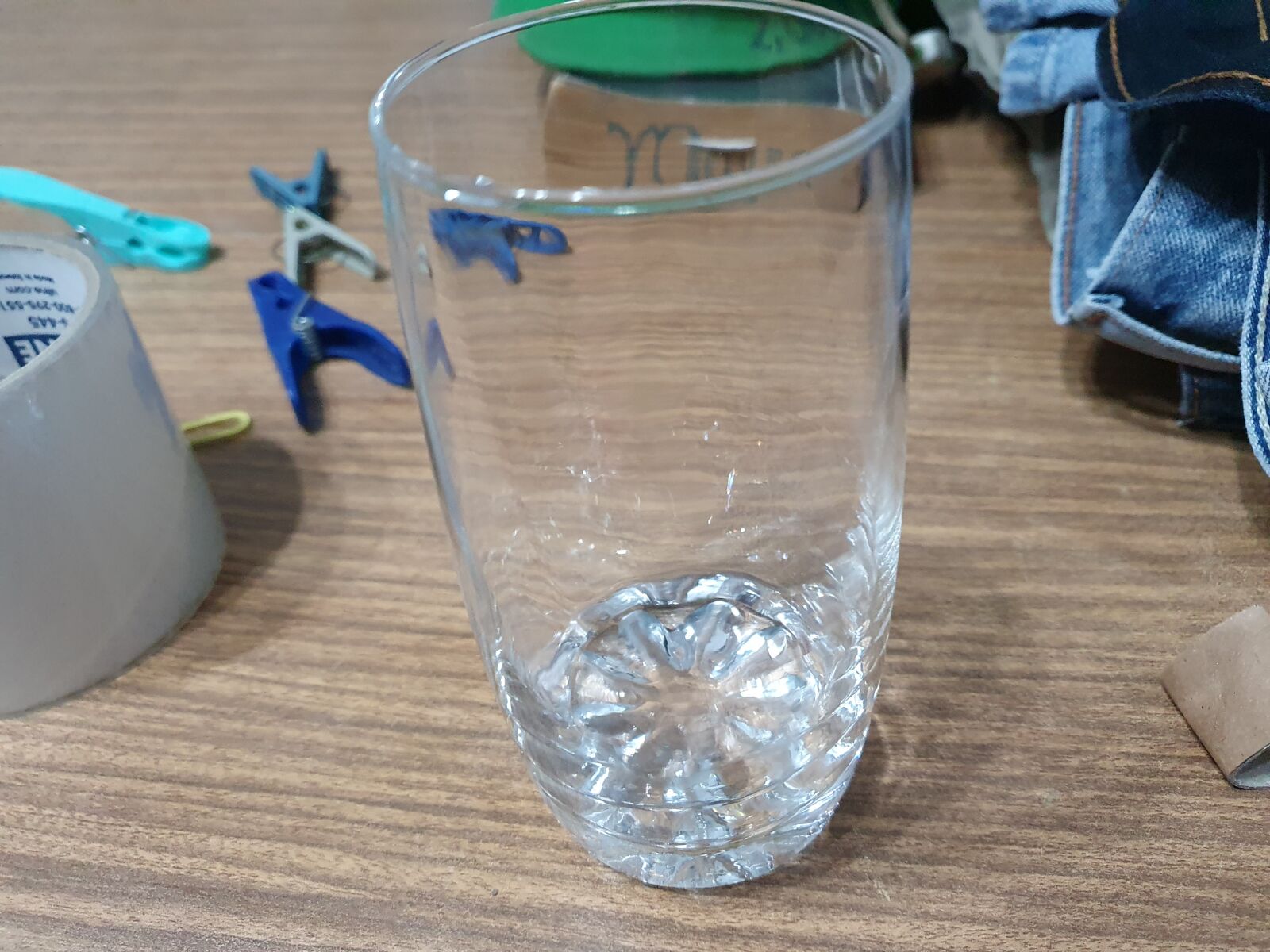 Samsung Galaxy S10 sample photo. Table, scissors, glasses photography