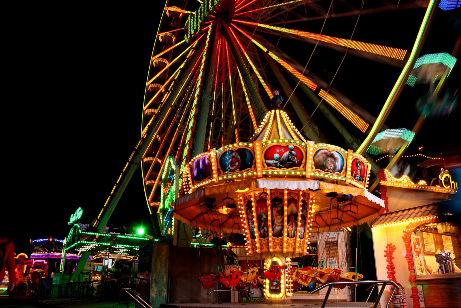 Canon EOS 700D (EOS Rebel T5i / EOS Kiss X7i) sample photo. Travel, carousel, festival photography