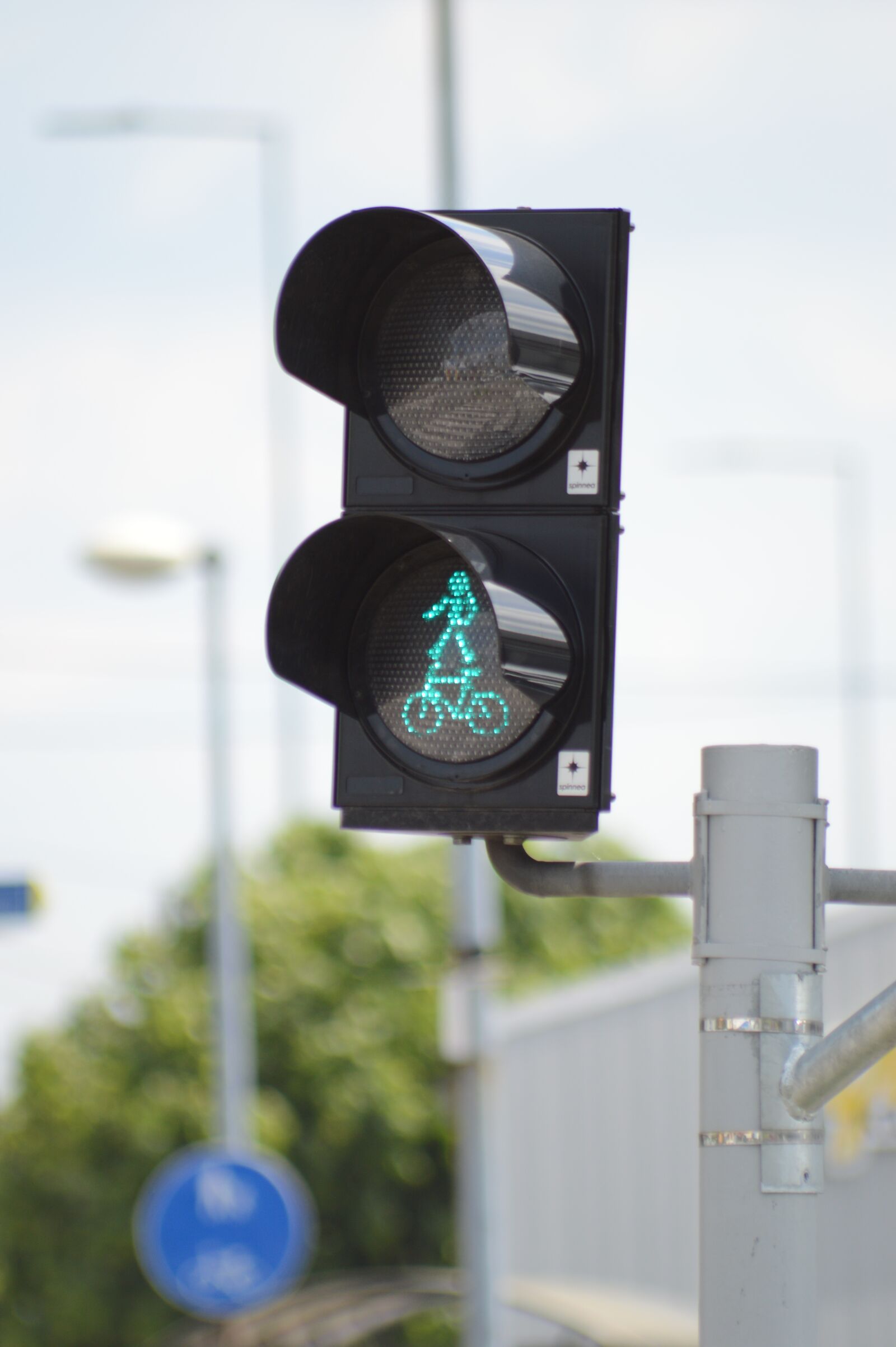 Nikon D3200 sample photo. Light, green, street light photography