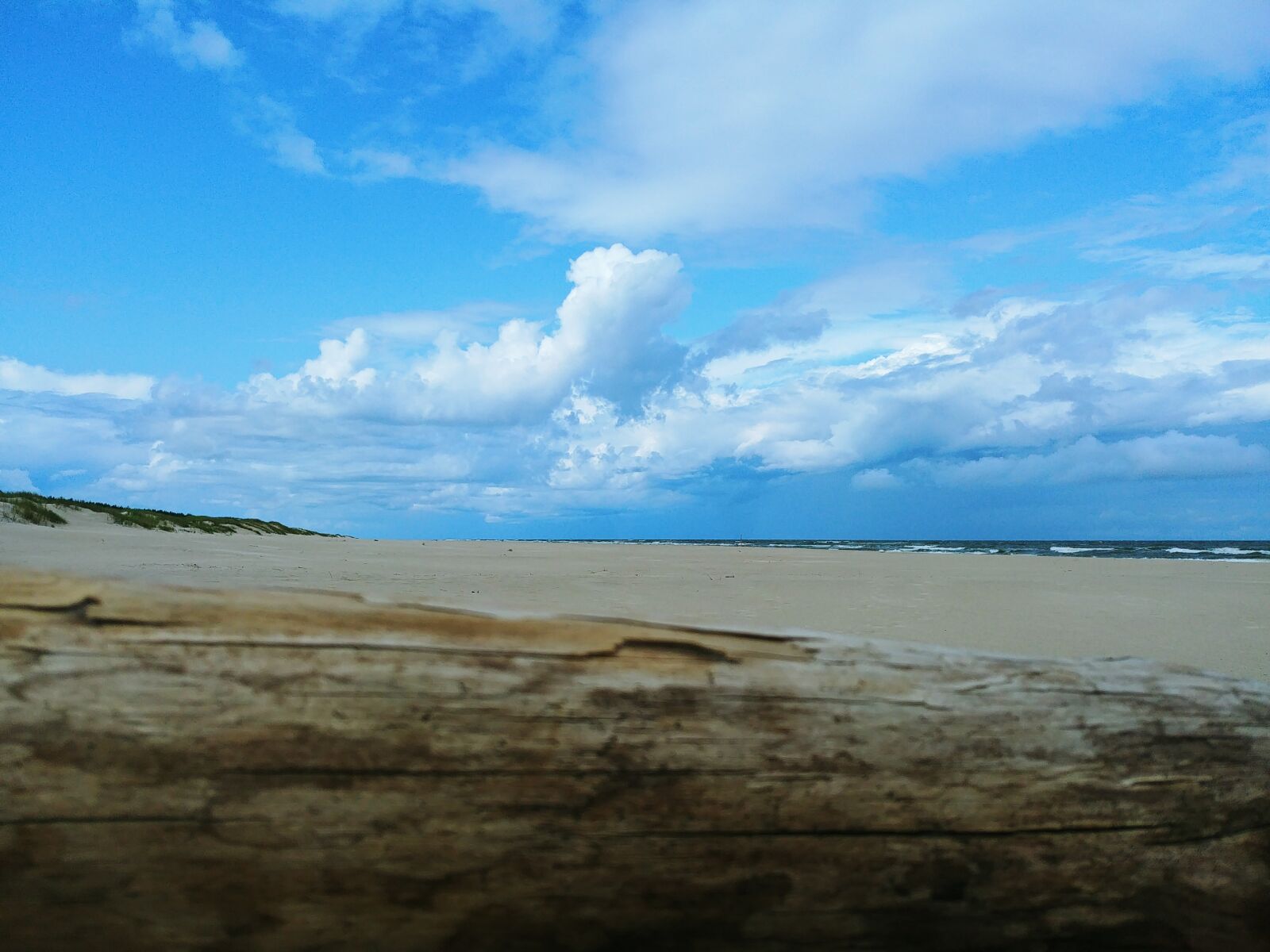 LG G6 sample photo. Seaside, clouds, sea photography