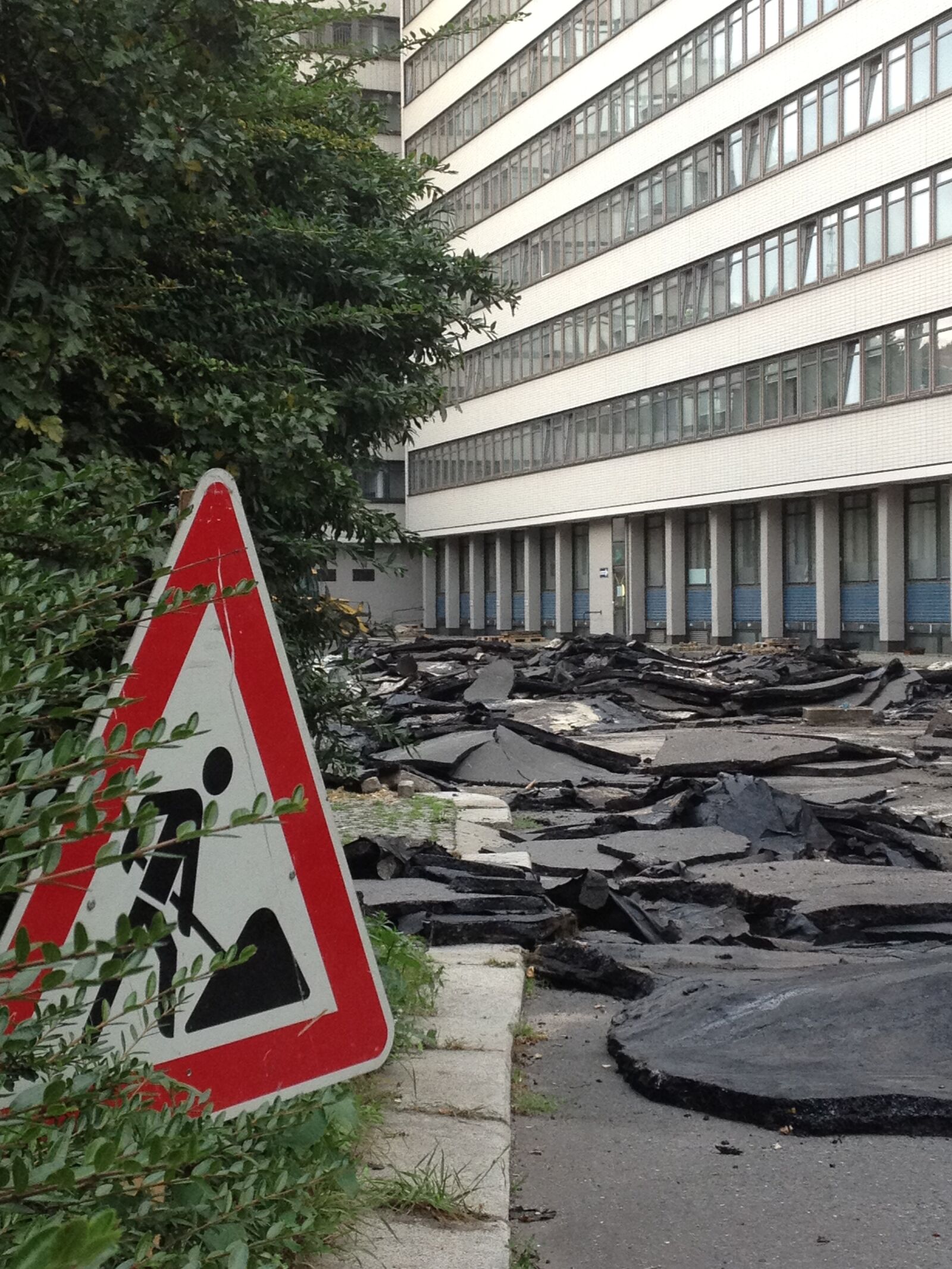 Apple iPhone 4S sample photo. Site, construction work, tar photography