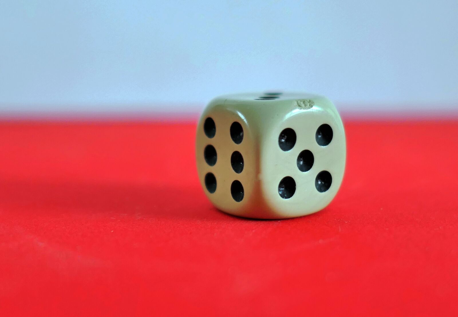 Panasonic Lumix DMC-LX10 (Lumix DMC-LX15) sample photo. Cube, craps, luck photography