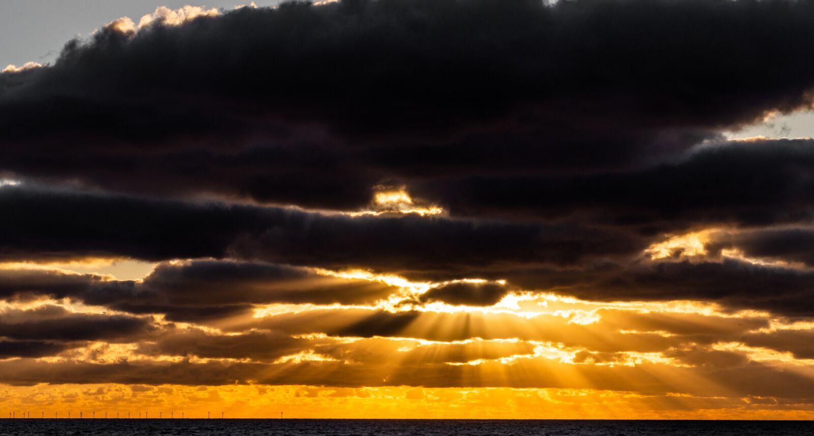 Canon EOS 80D + Canon EF 50mm F1.8 STM sample photo. Sunset, sea, clouds photography