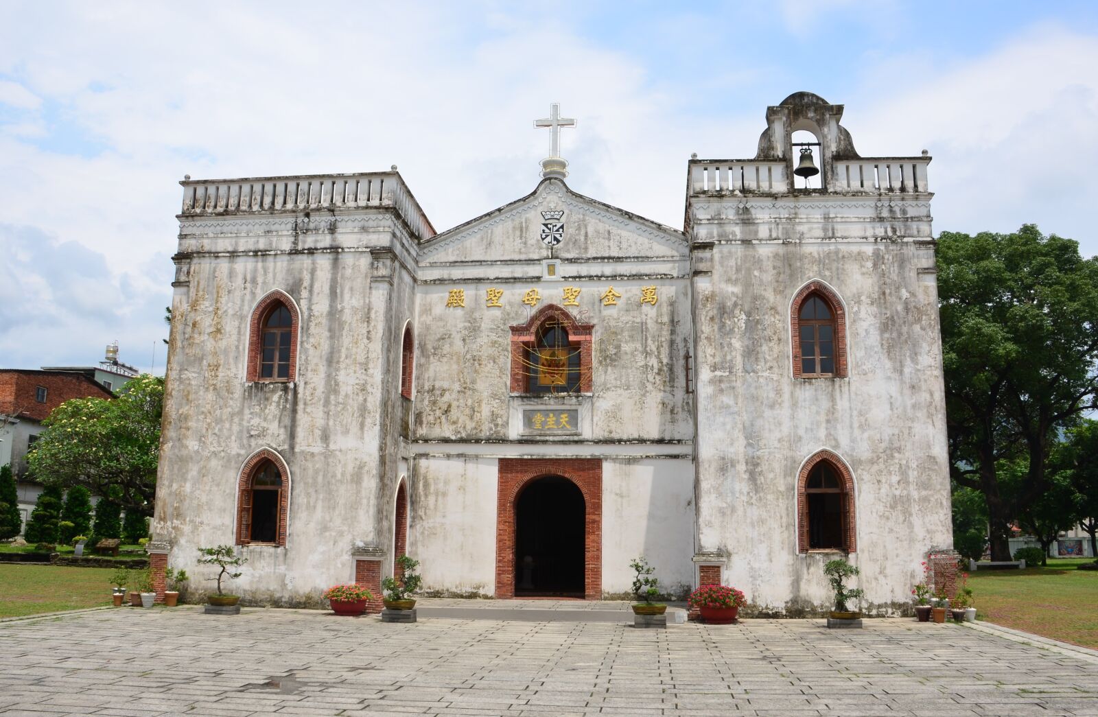 Nikon D5100 sample photo. Million gold sanctuary, pingtung photography