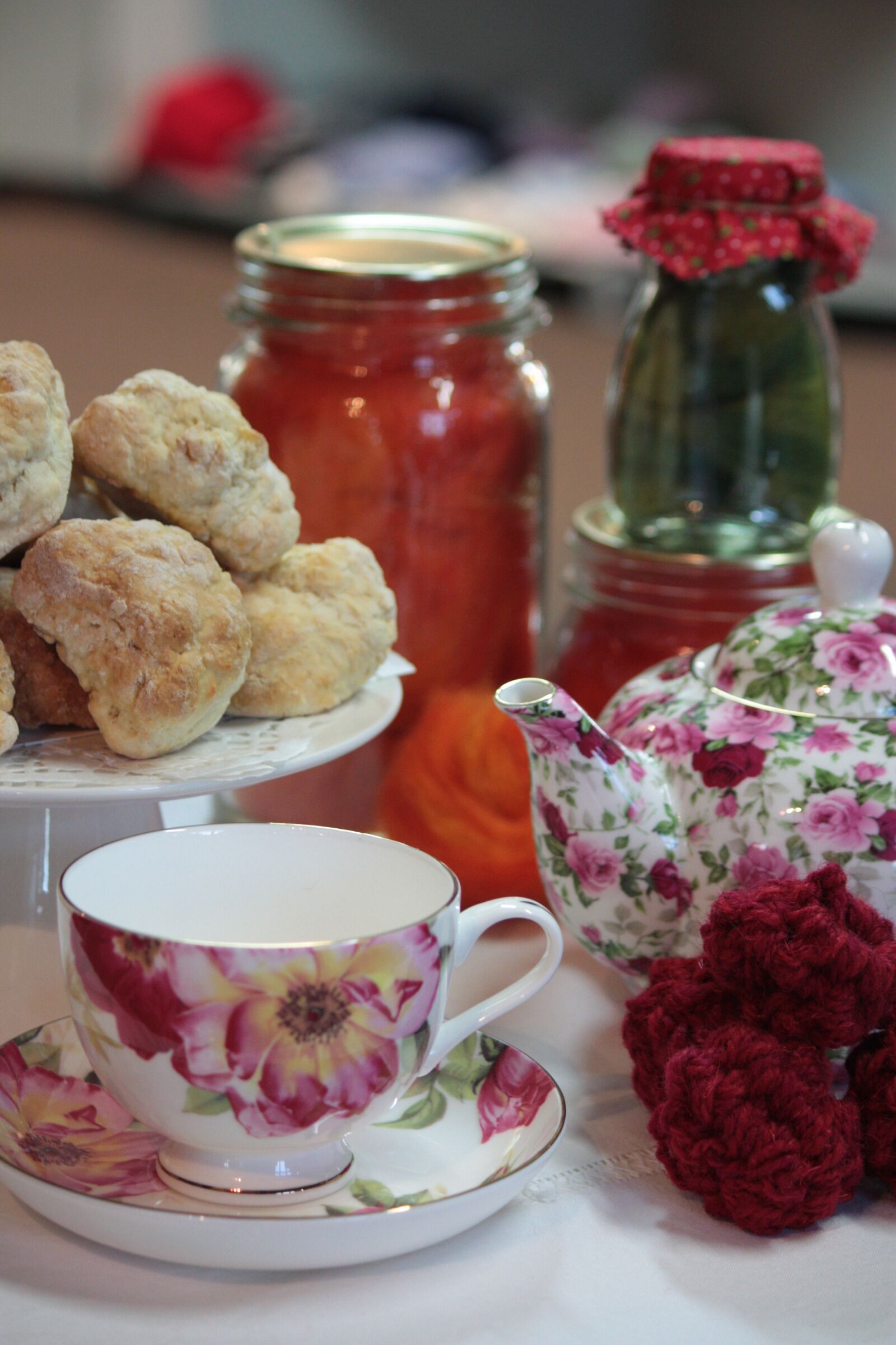 Canon EOS 450D (EOS Rebel XSi / EOS Kiss X2) sample photo. Teacup, teapot, food photography