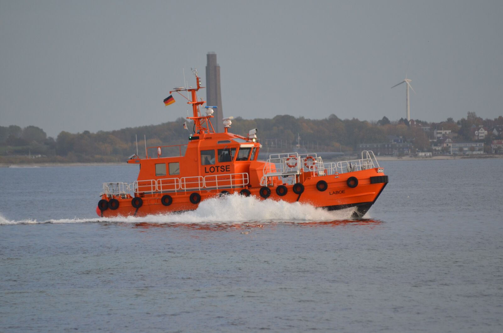 Nikon D5100 sample photo. Kiel, strande pilot boat photography