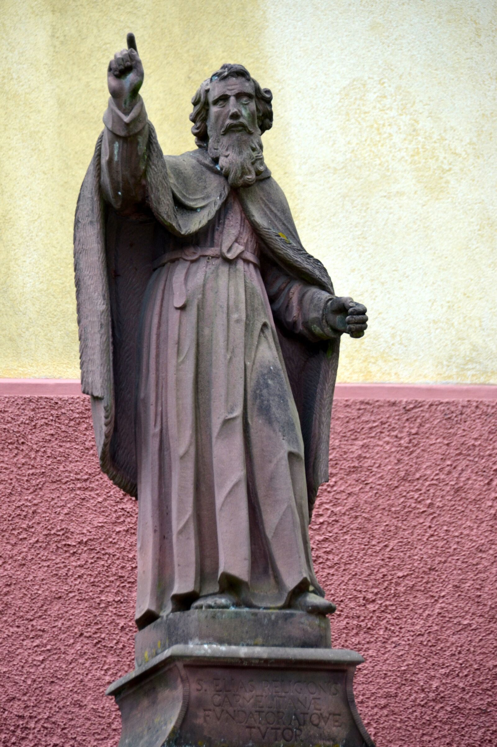 Nikon D5100 sample photo. Statue, man, finger photography