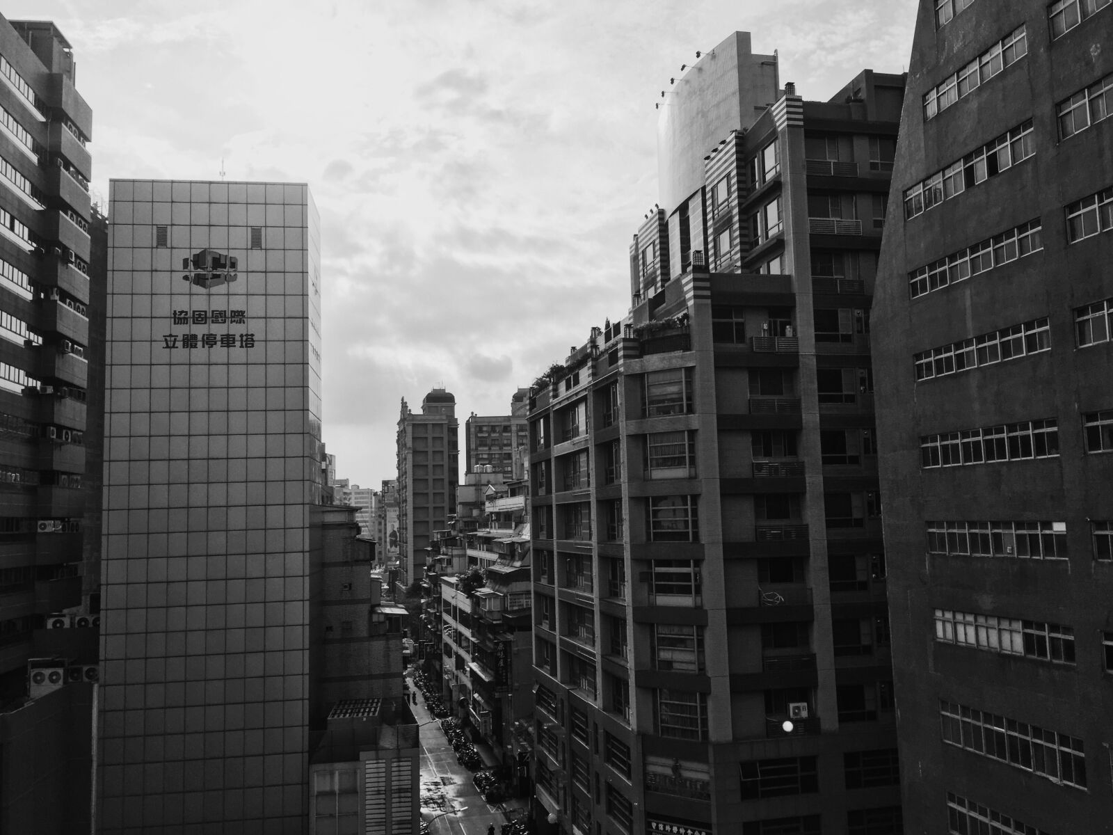 Apple iPhone 6 sample photo. Concrete, glass, high, rise photography