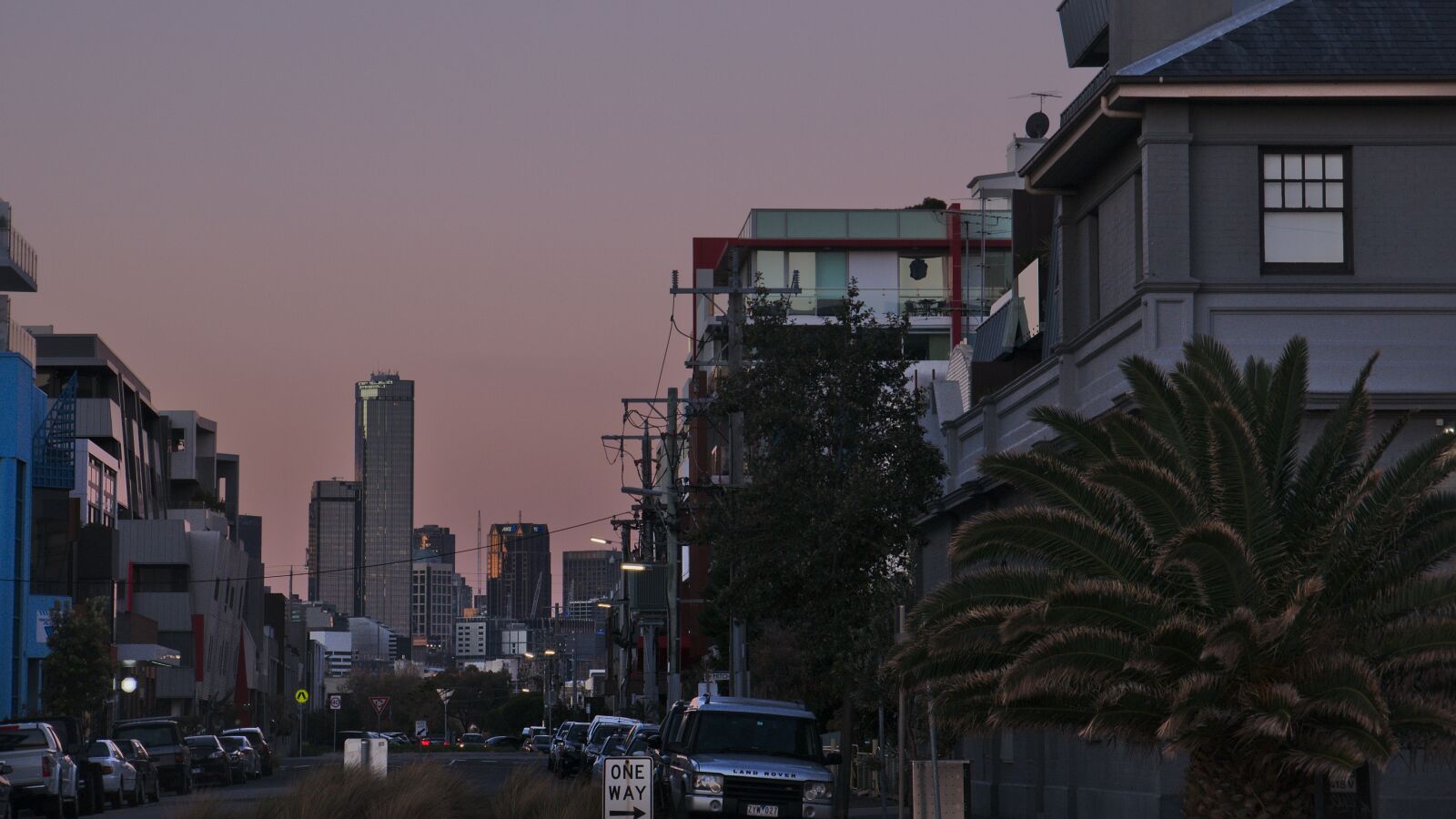 Panasonic Lumix DMC-G85 (Lumix DMC-G80) sample photo. Sunset, city, architecture photography