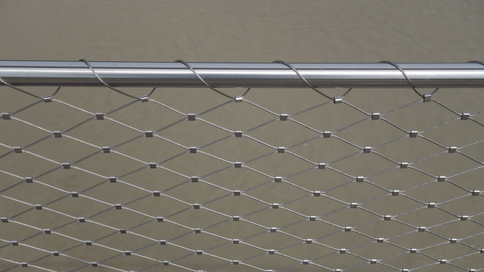 Sony Cyber-shot DSC-RX100 II sample photo. Wire, tube, railing photography