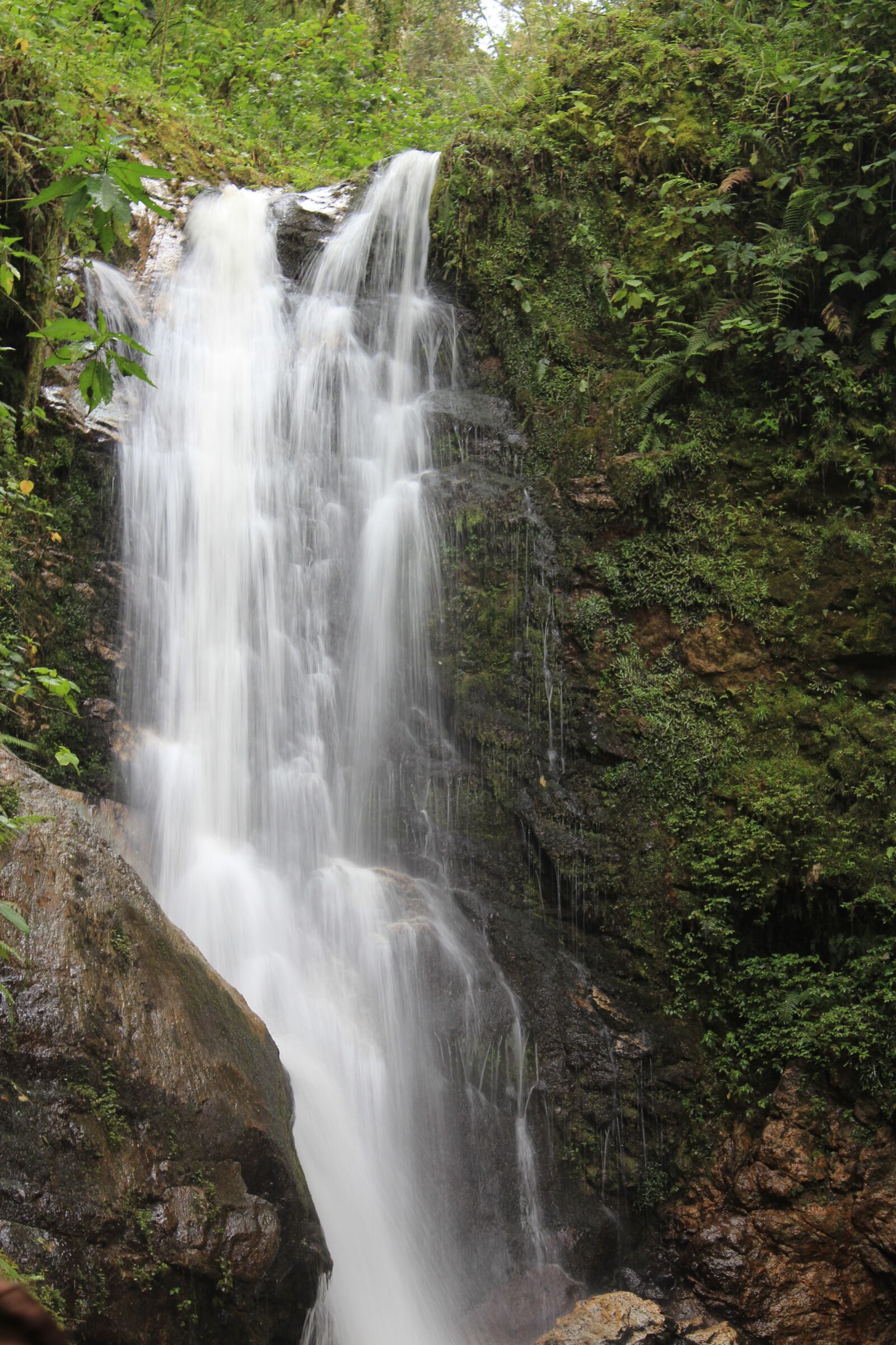 Canon EOS 600D (Rebel EOS T3i / EOS Kiss X5) sample photo. Waterfall, costa rica, vacations photography