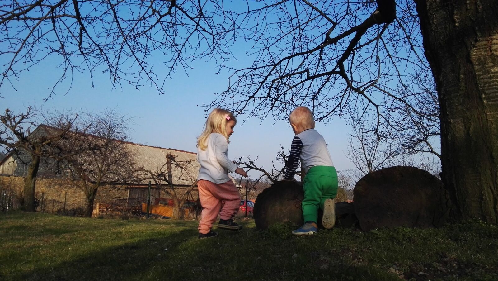 HUAWEI P8 sample photo. Children, countryside, compliance photography